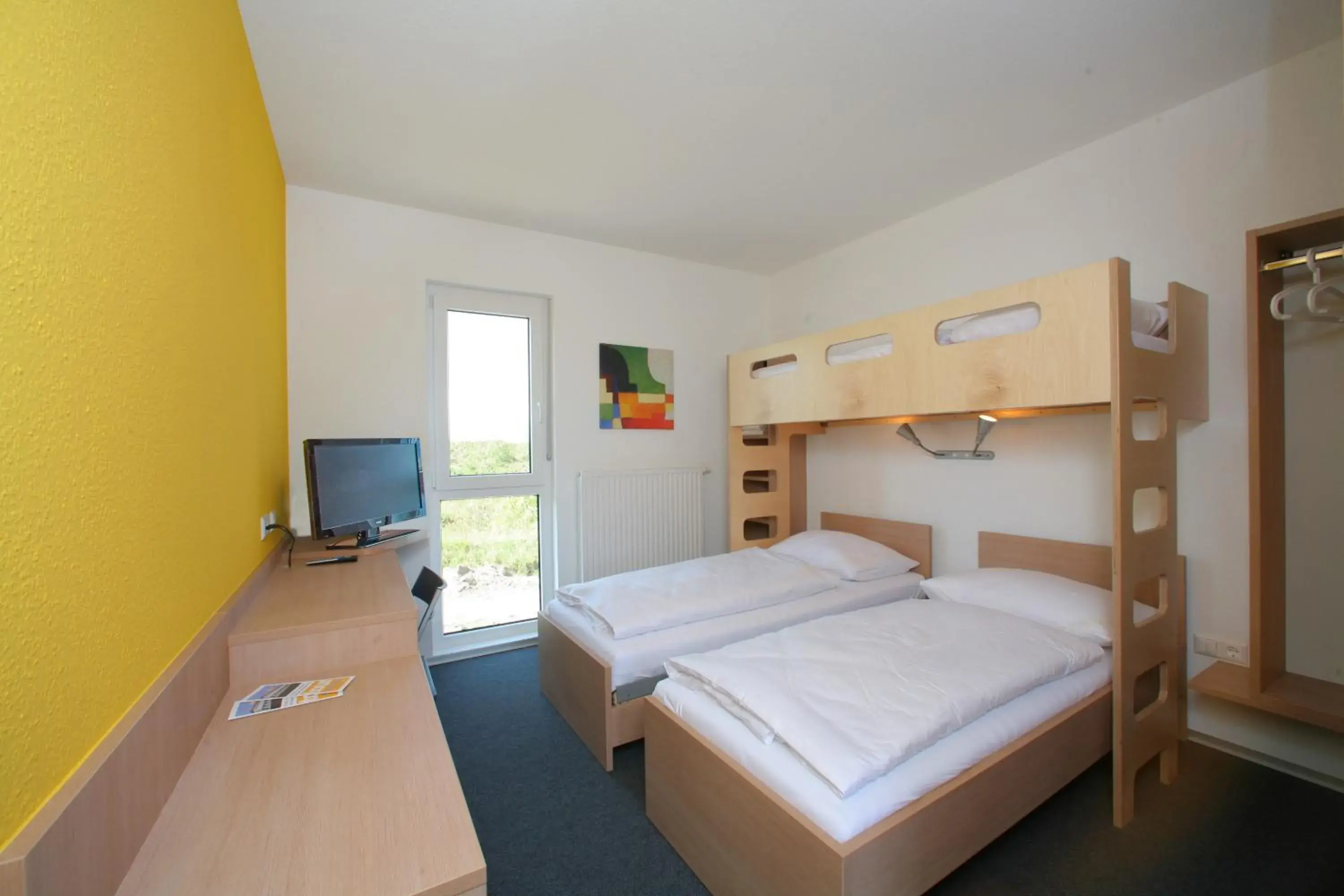 Triple Room in Tour-Motel Triple Room in Tour-Motel