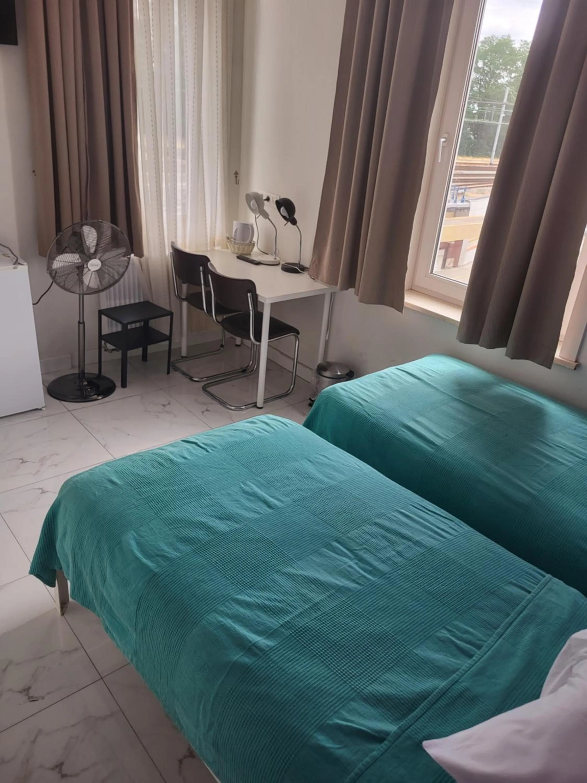 Bed in Hotel de la Gare Aalst