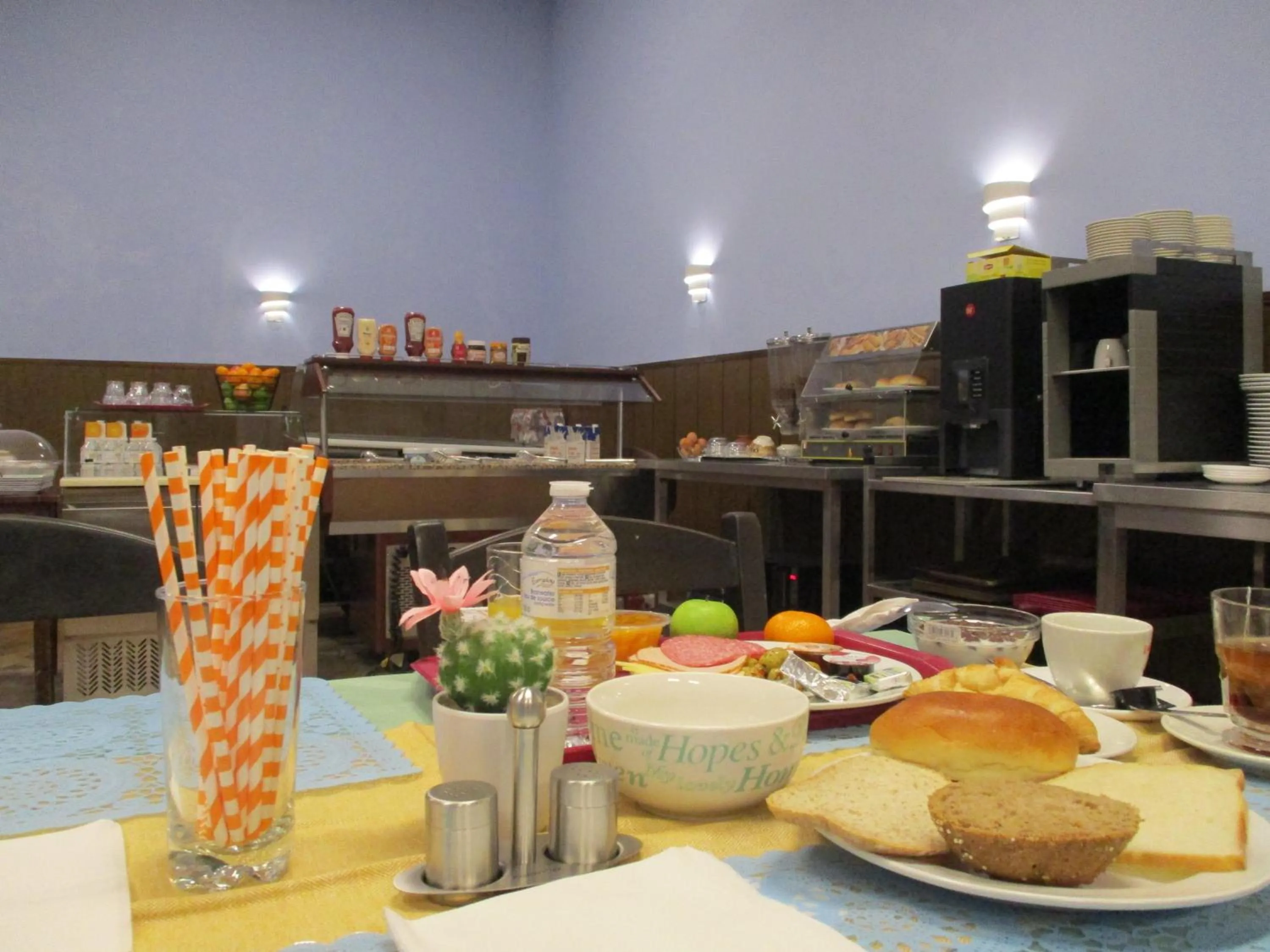 Buffet breakfast in Hotel de la Gare Aalst