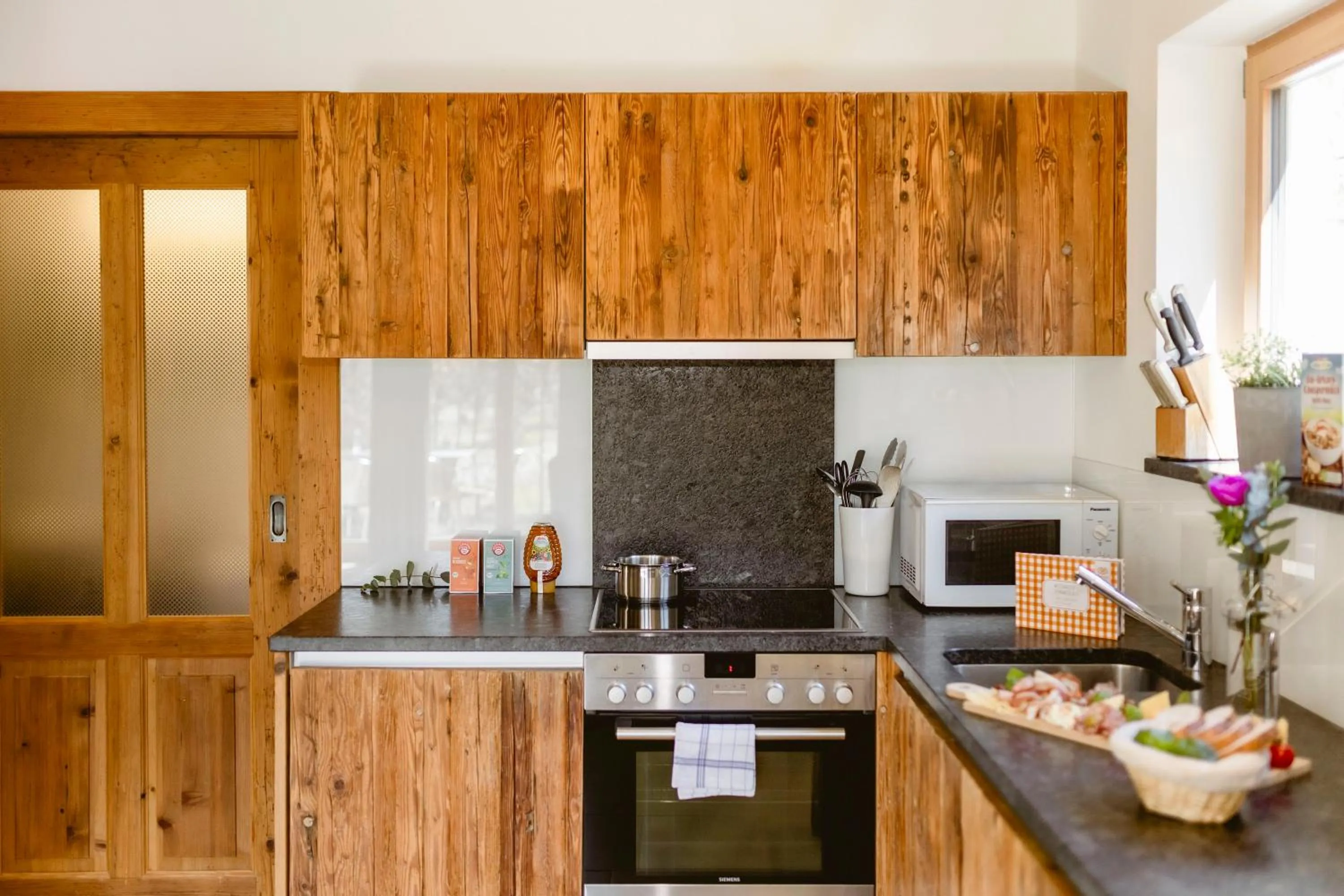 kitchen in Seehotel Berau