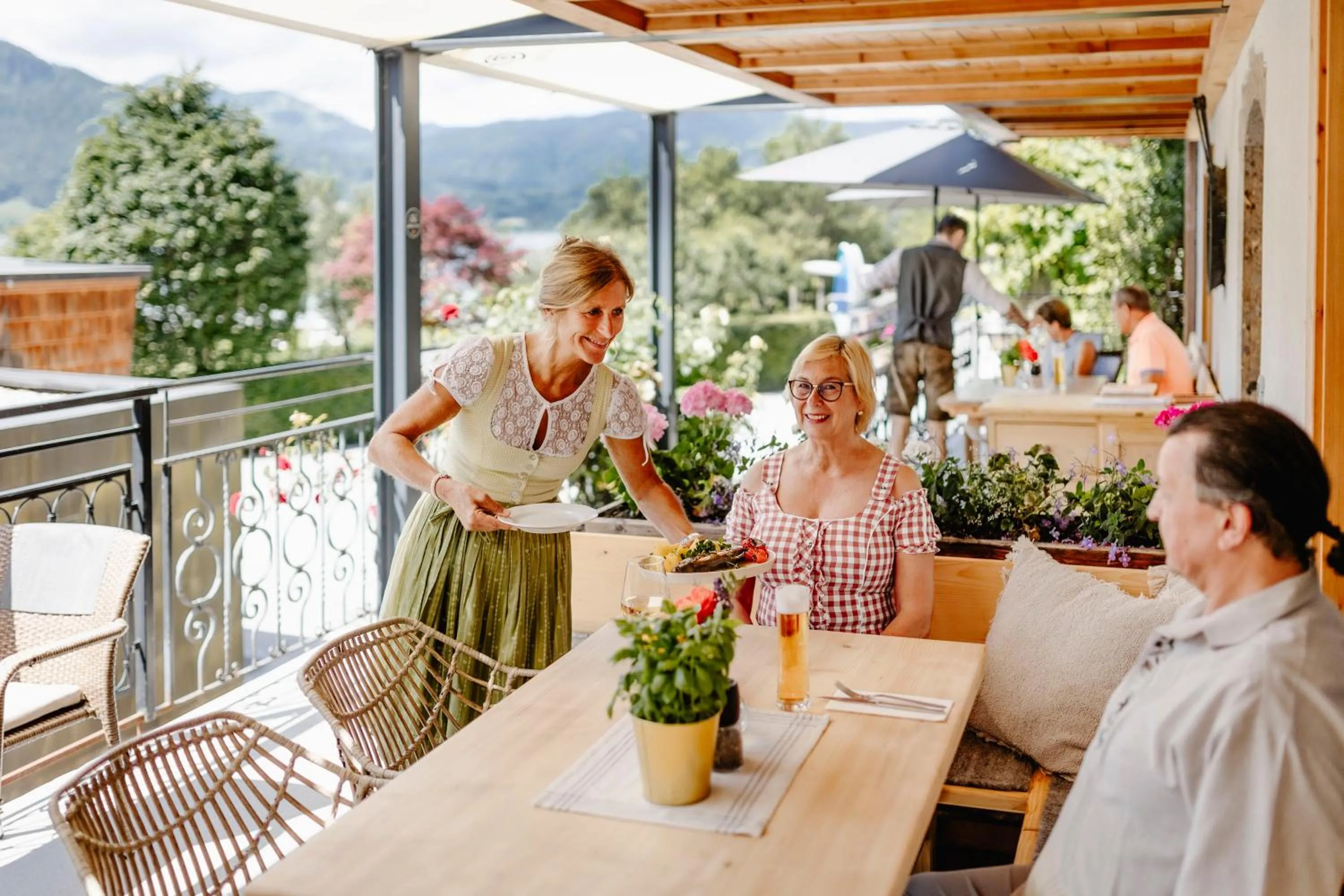 Restaurant/places to eat in Seehotel Berau