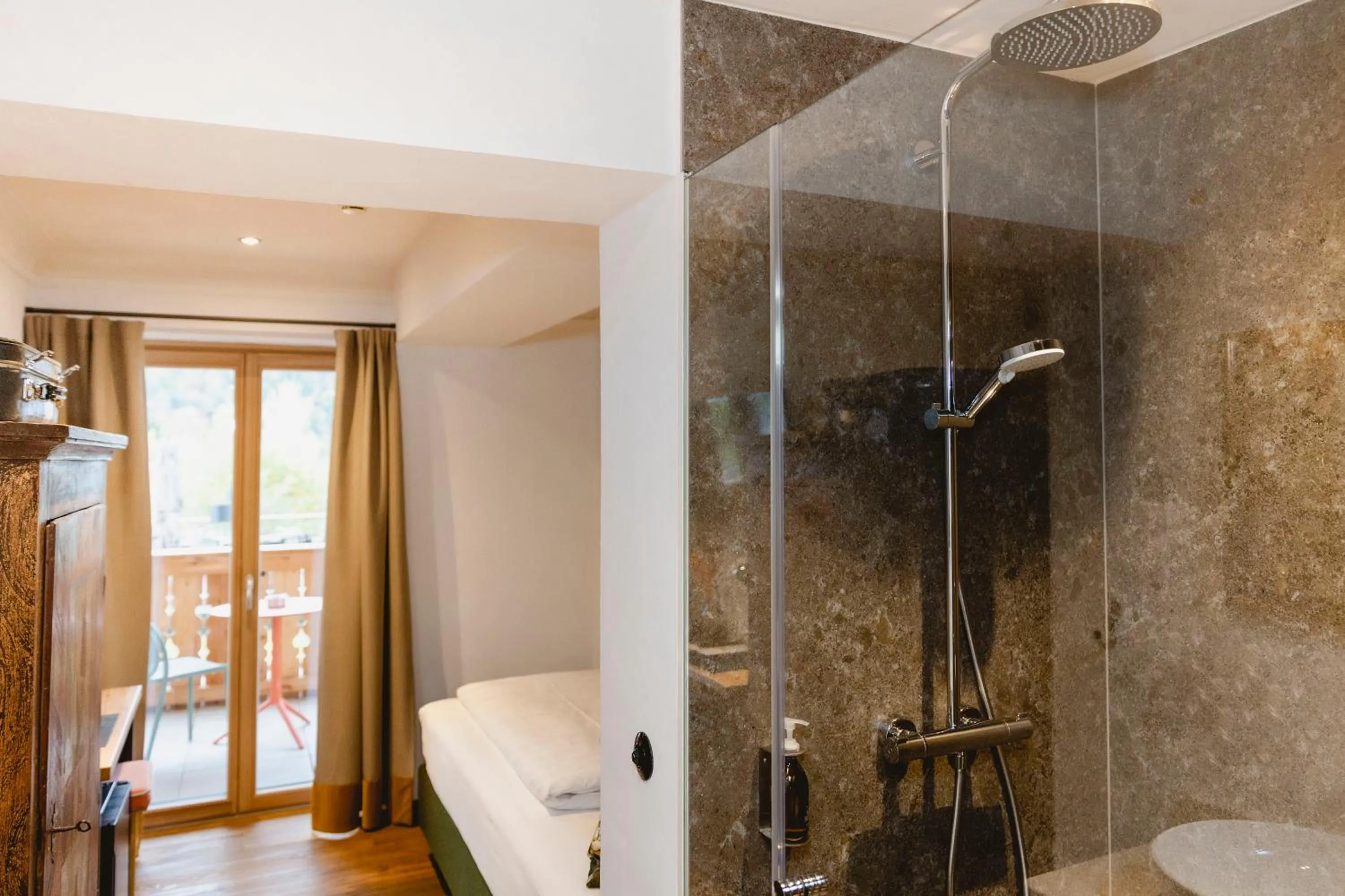 Shower in Seehotel Berau