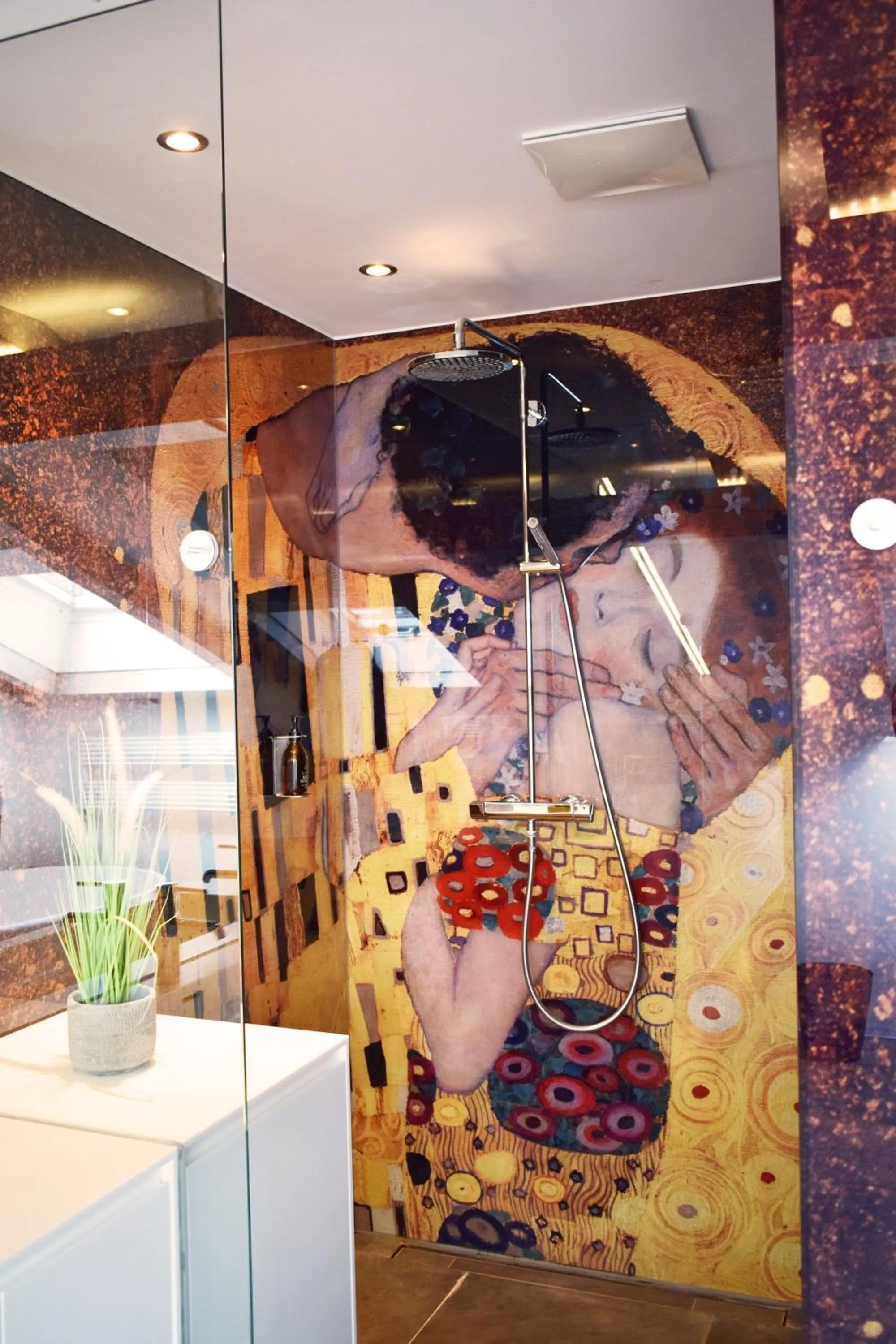 Shower in Seehotel Berau