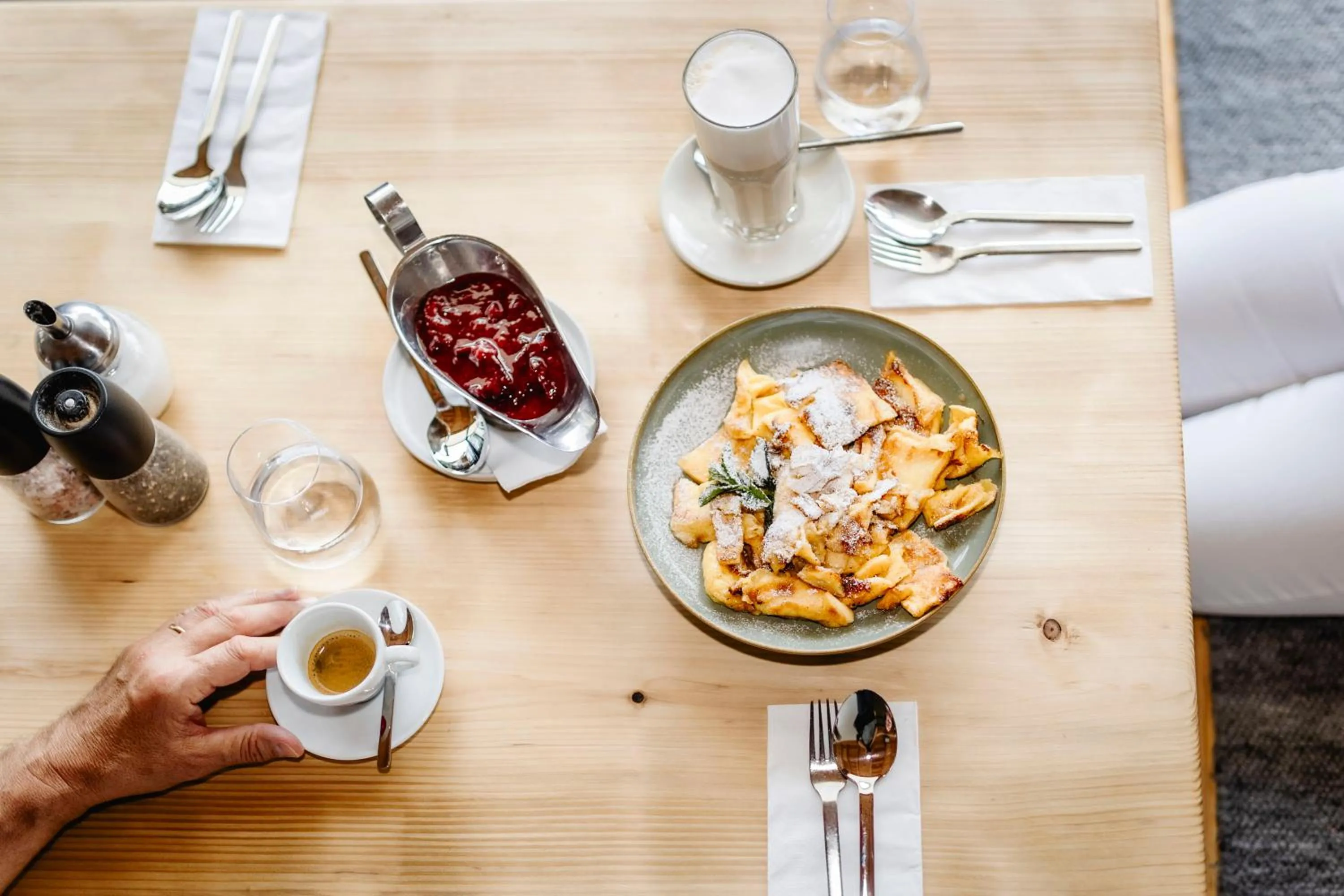 Food and drinks in Seehotel Berau