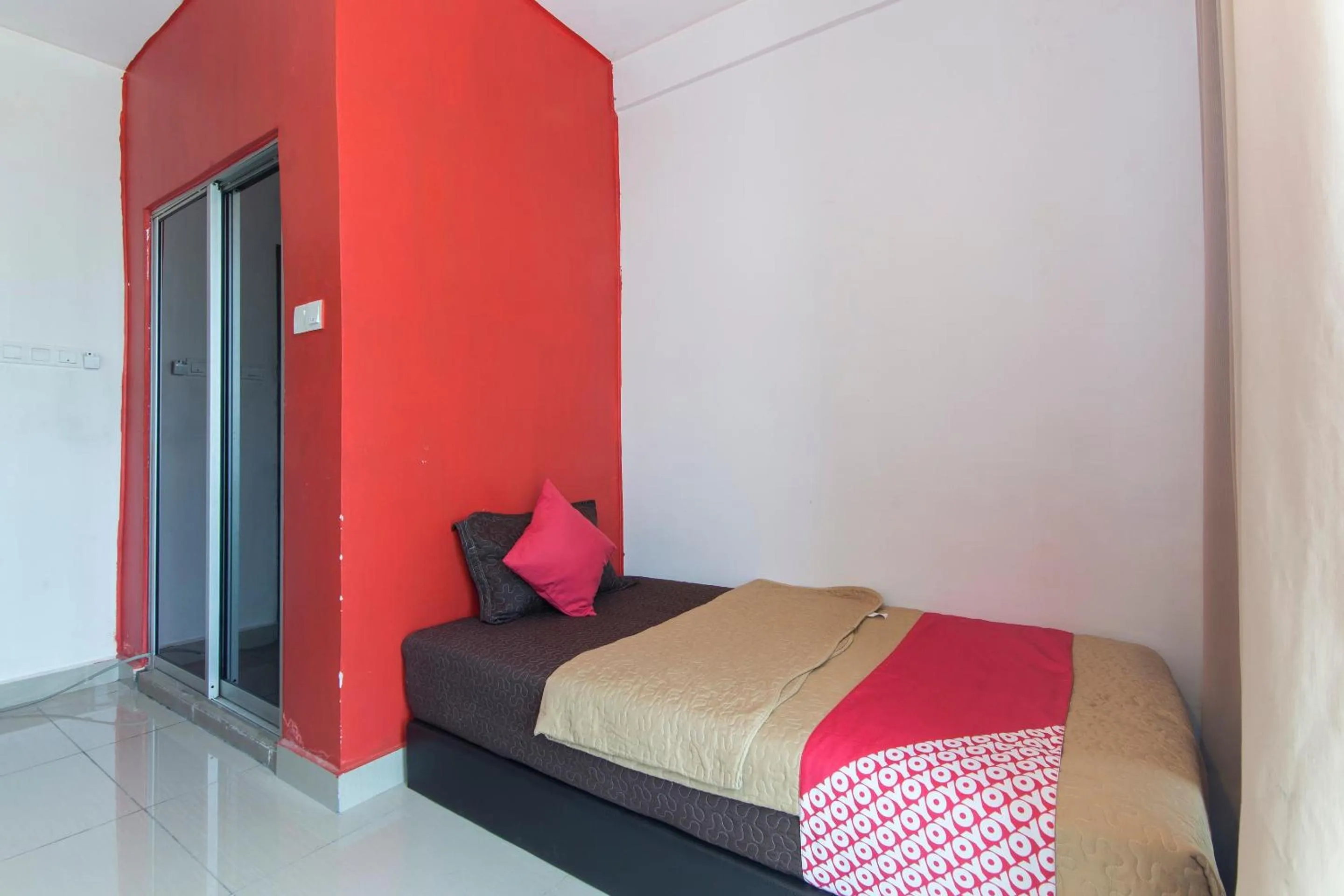Standard Single Room - single occupancy in Super OYO 439 Night Queen Hotel