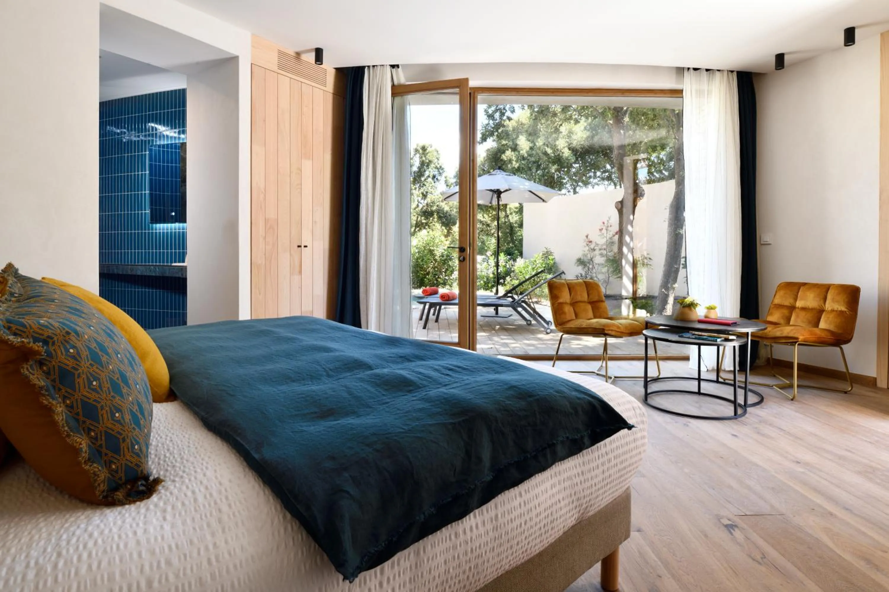 Garden, Bed in A SPERANZA Suites avec piscine privative chauffée