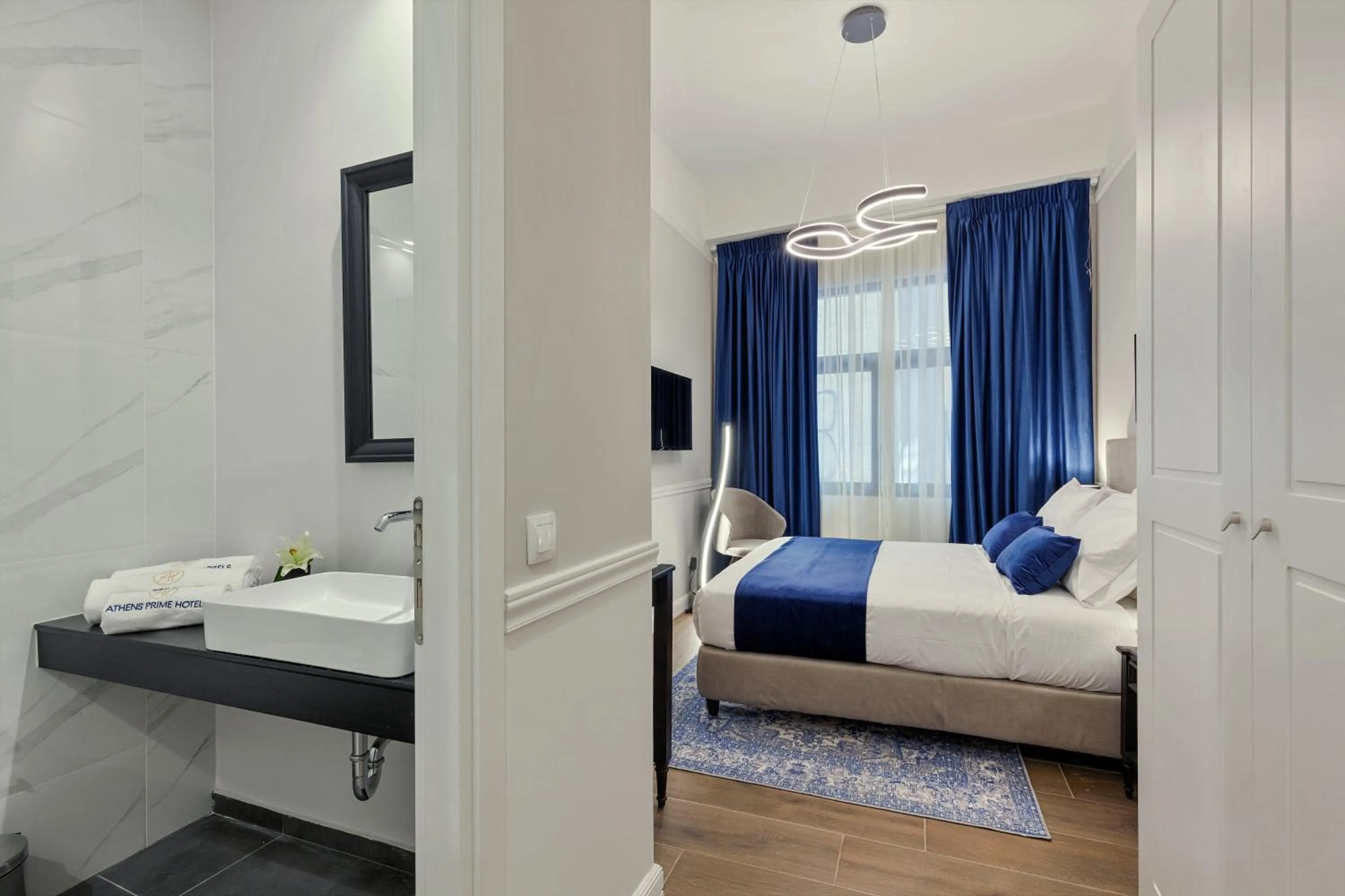 Bathroom, Bed in Classic Hotel by Athens Prime Hotels