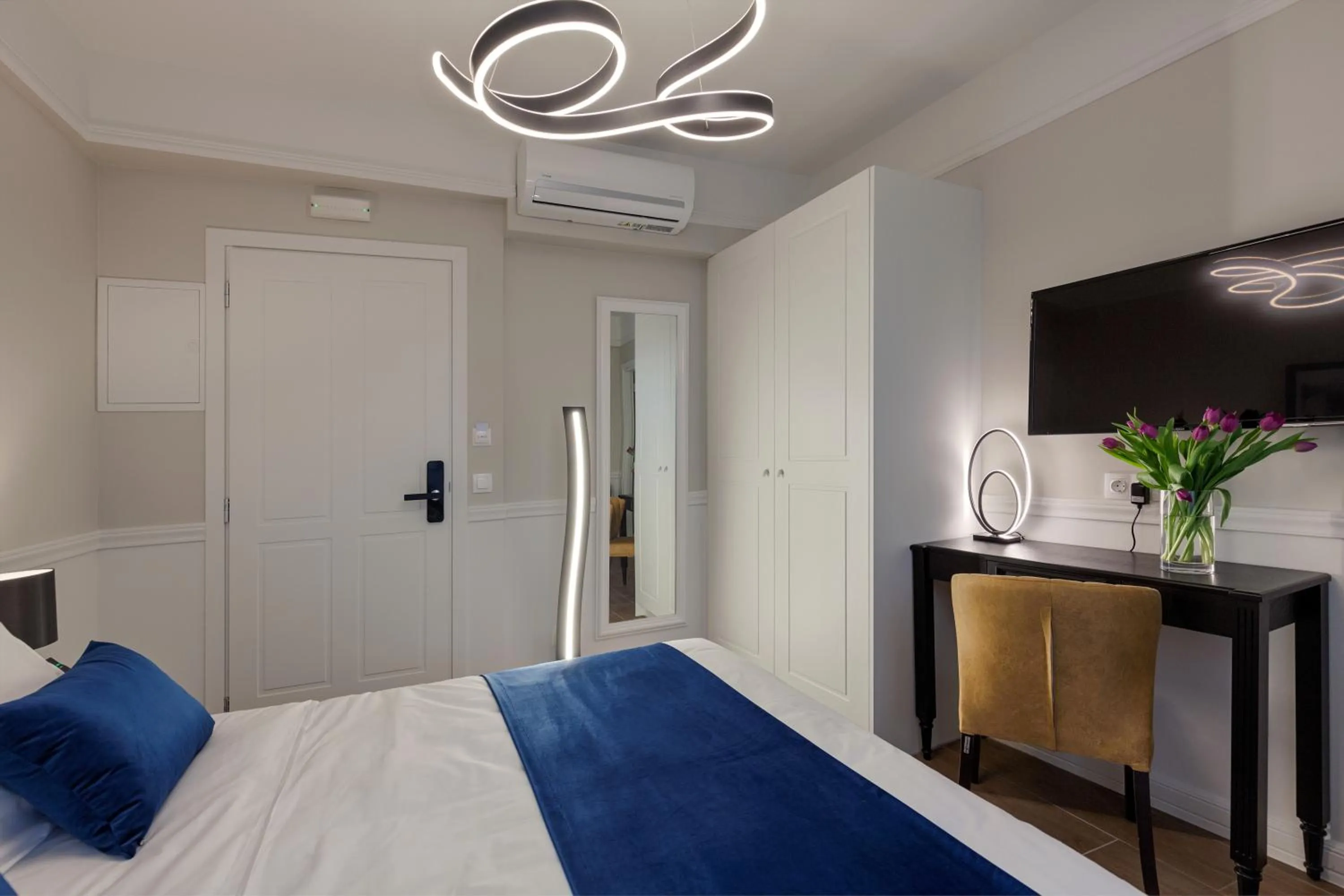 TV and multimedia, Bed in Classic Hotel by Athens Prime Hotels