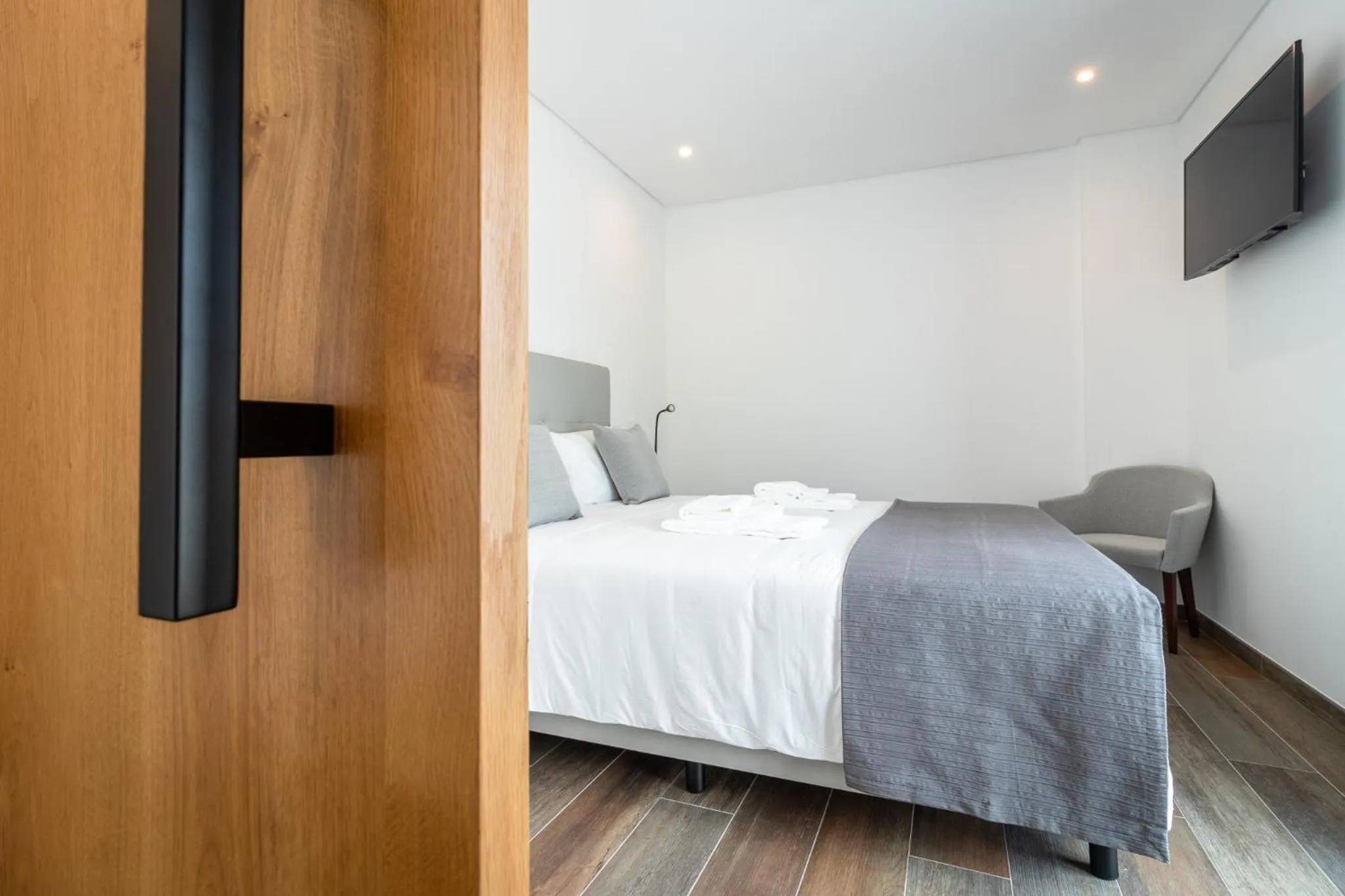 Bedroom, Bed in Roots Hotel