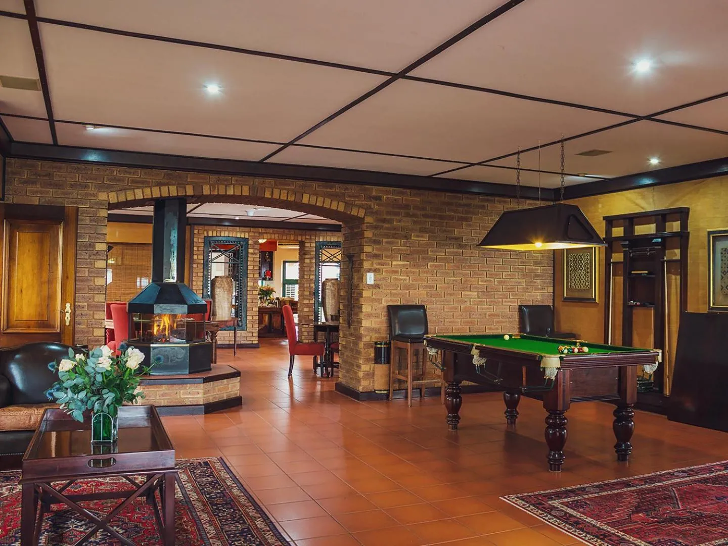 Property building in Cussonia Country Home