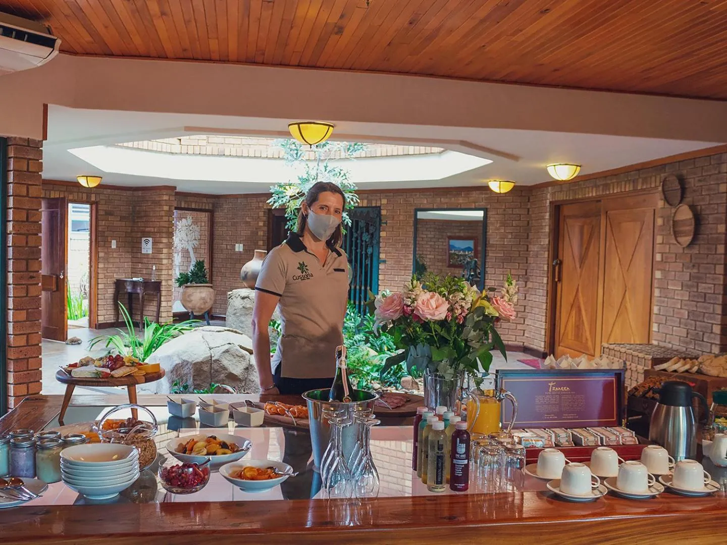 Breakfast in Cussonia Country Home