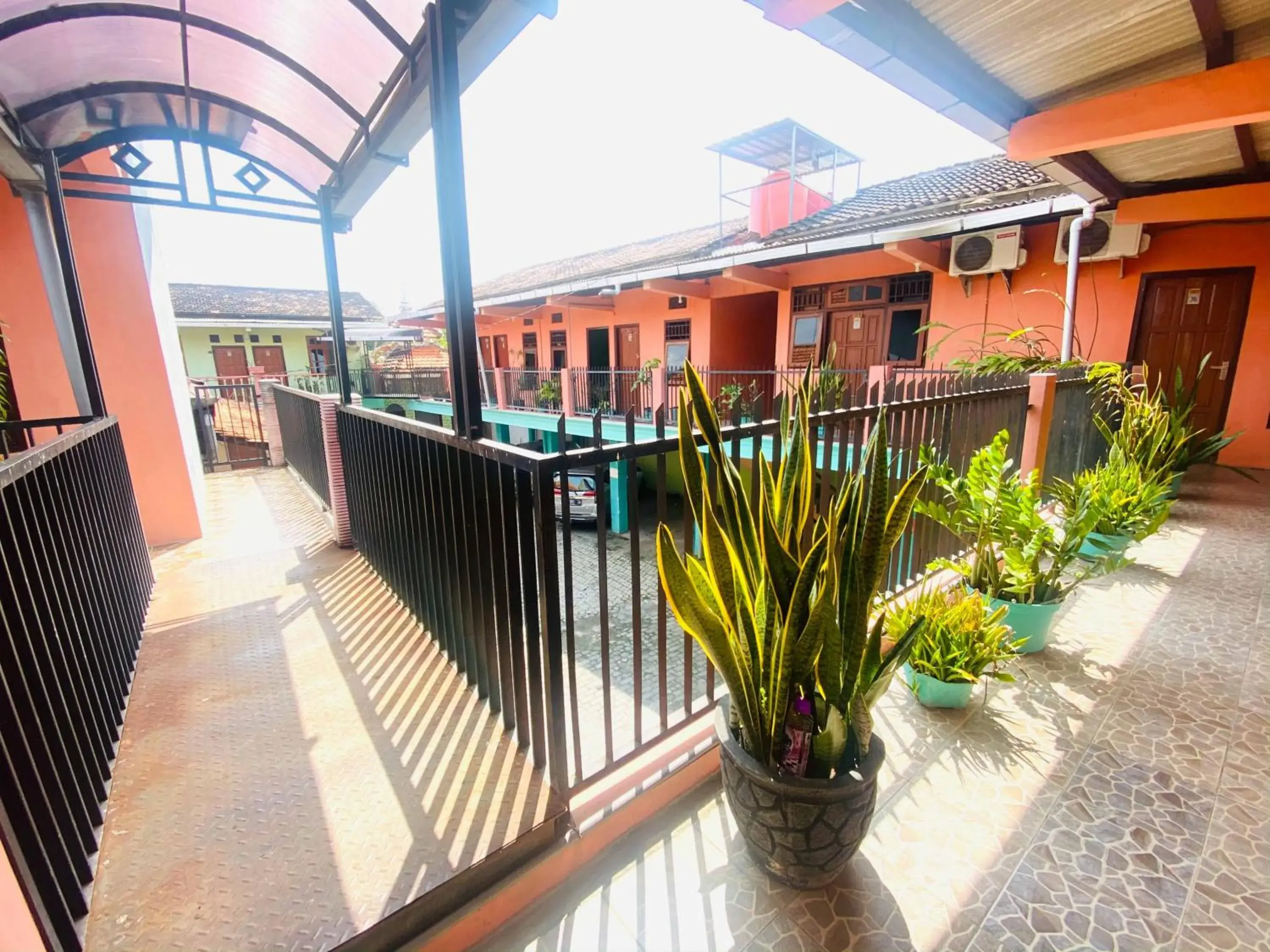 Property building in Hotel Gerung 1 near Alun Alun Nganjuk Mitra RedDoorz Property building in Hotel Gerung 1 near Alun Alun Nganjuk Mitra RedDoorz