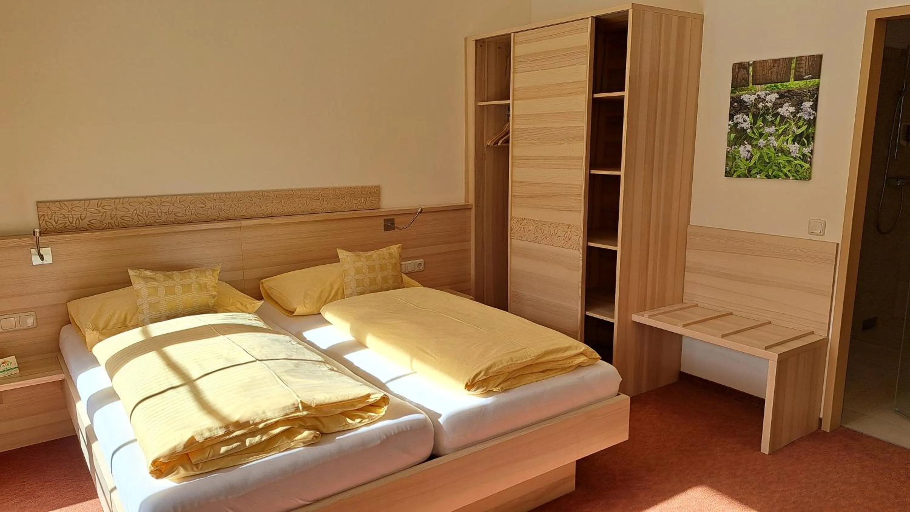 Photo of the whole room, Bed in Familiengasthof Maier