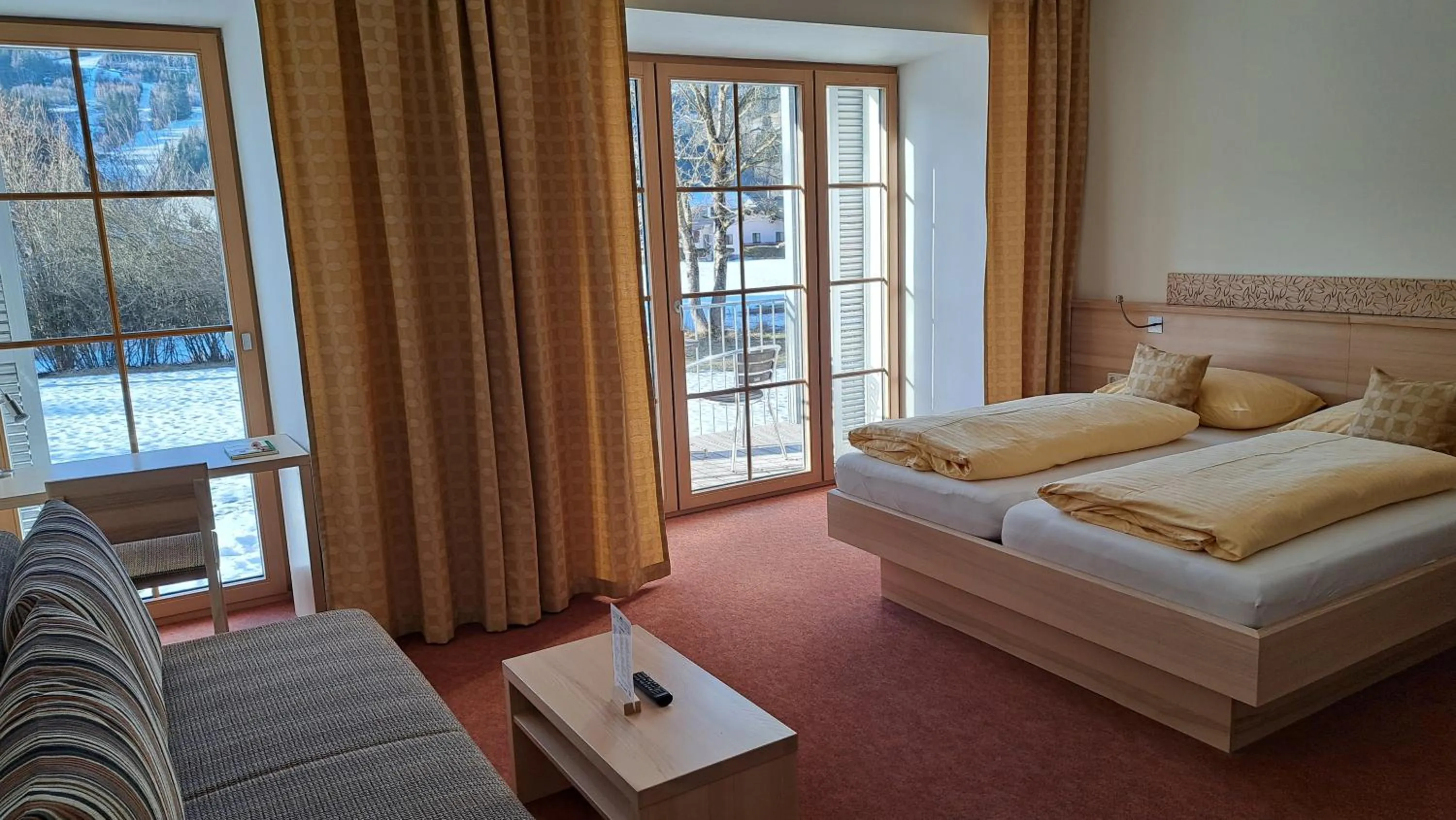 Photo of the whole room, Bed in Familiengasthof Maier