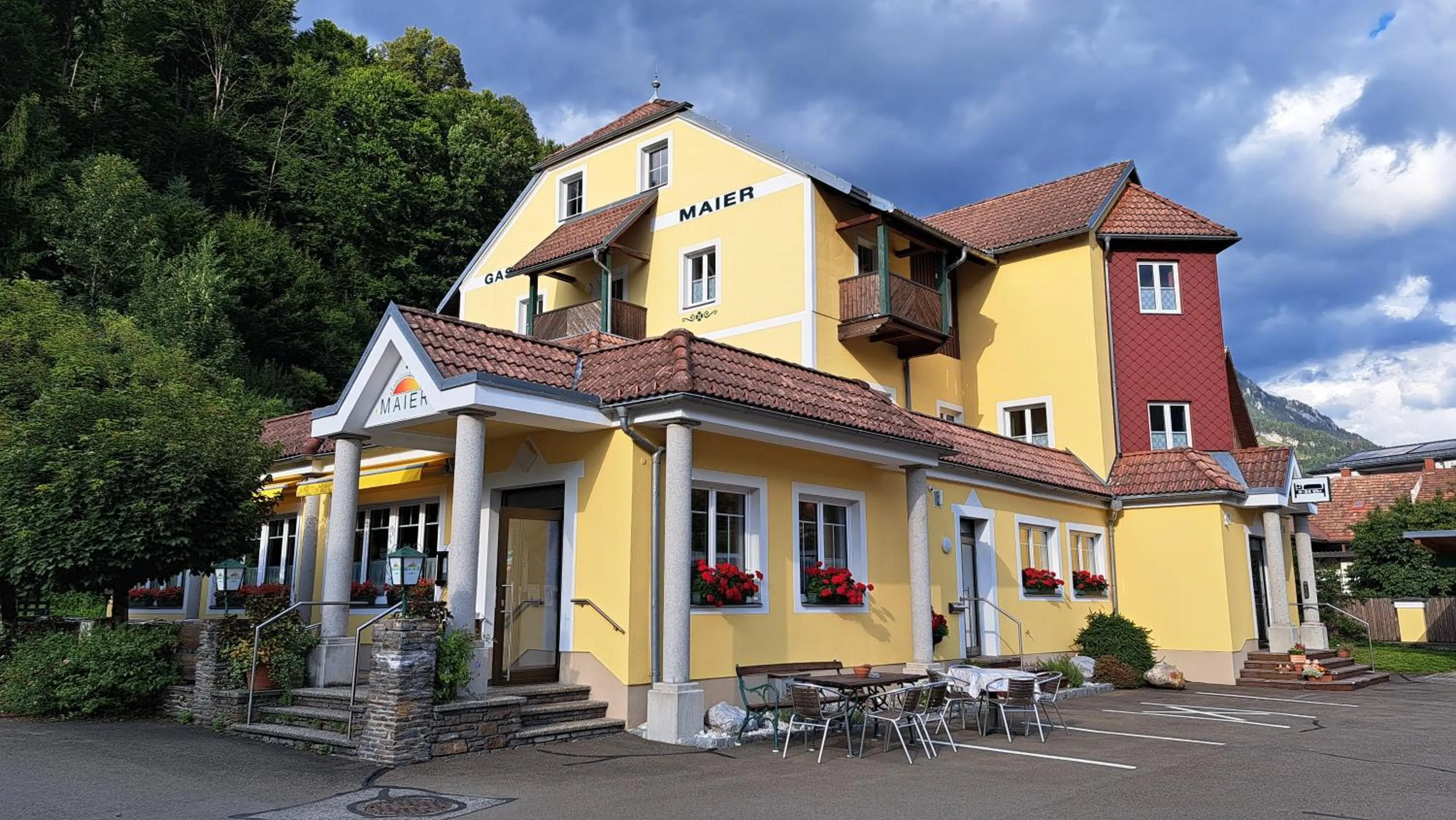 Property building in Familiengasthof Maier