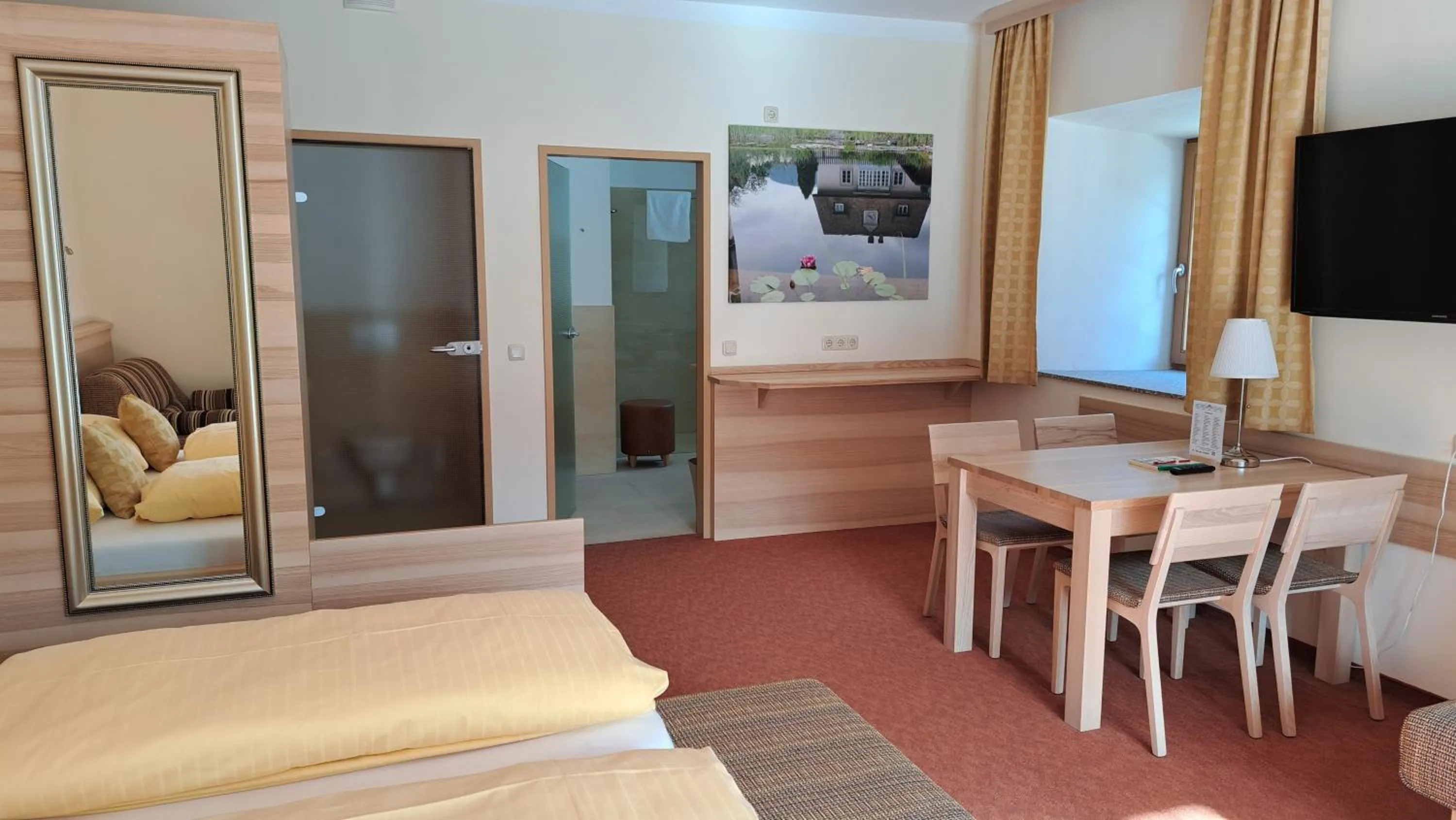 Photo of the whole room, Bed in Familiengasthof Maier