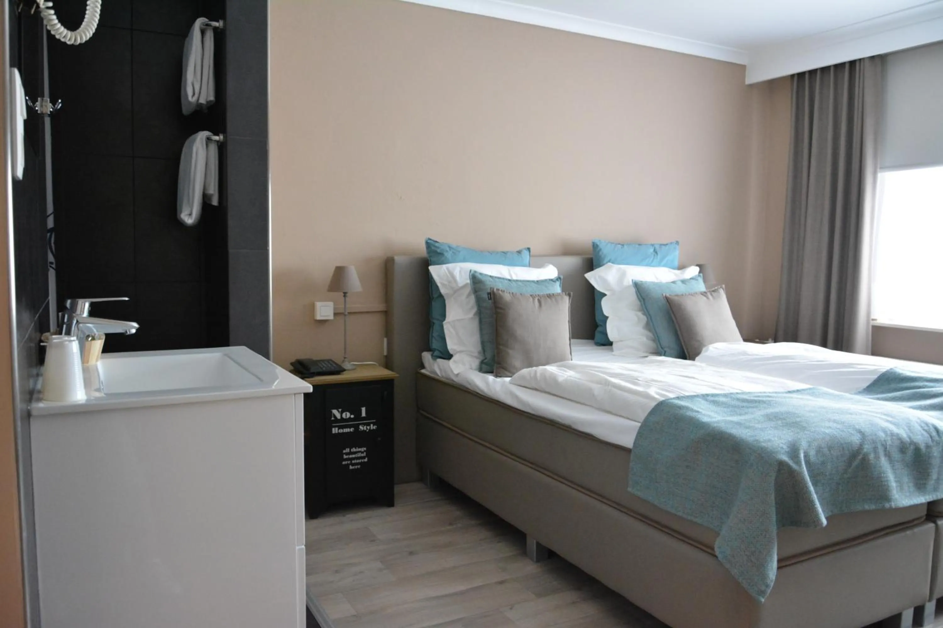Bedroom, Bed in Hotel De Kalvaar