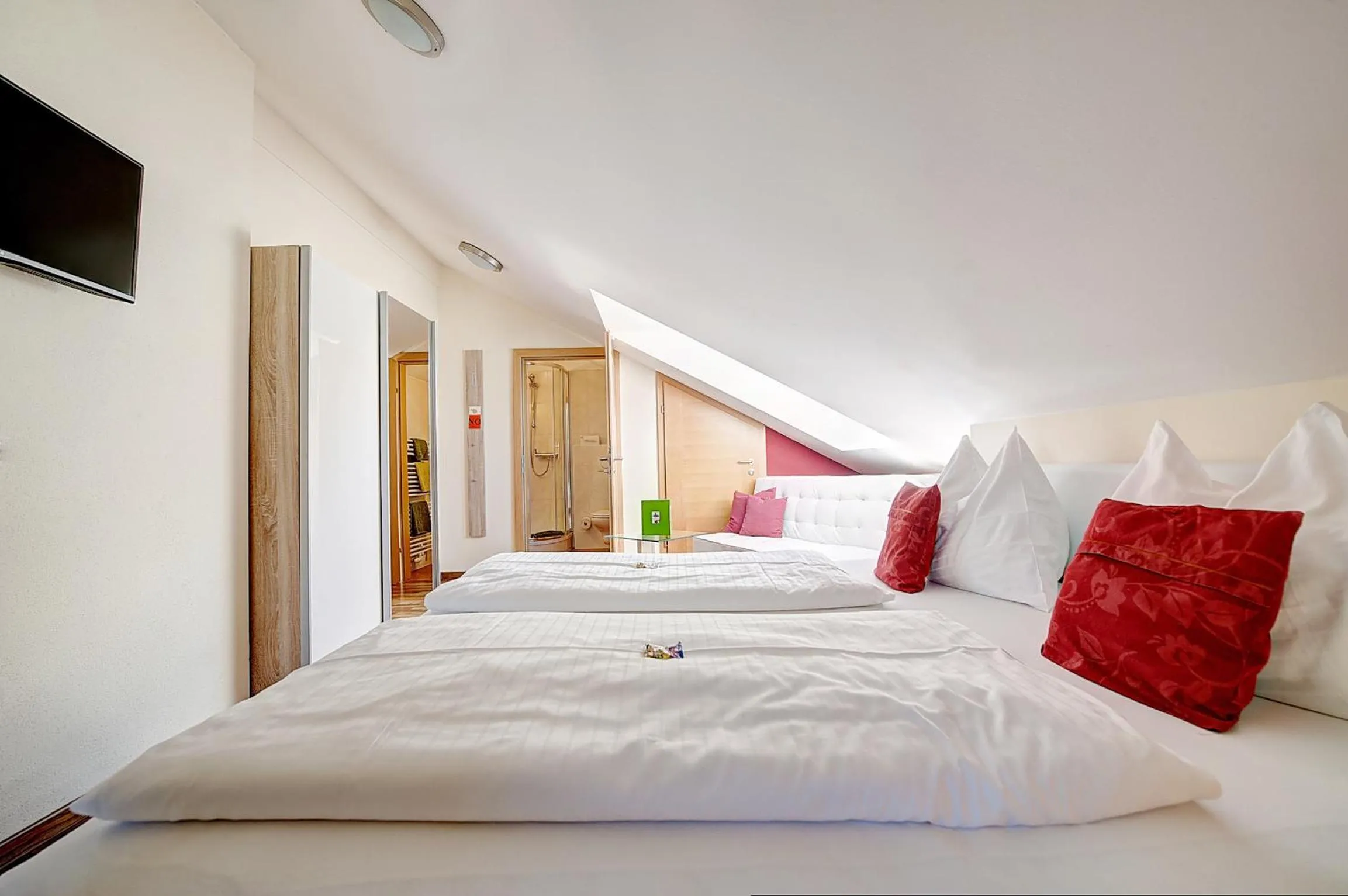 Photo of the whole room, Bed in Hotel Bürglstein