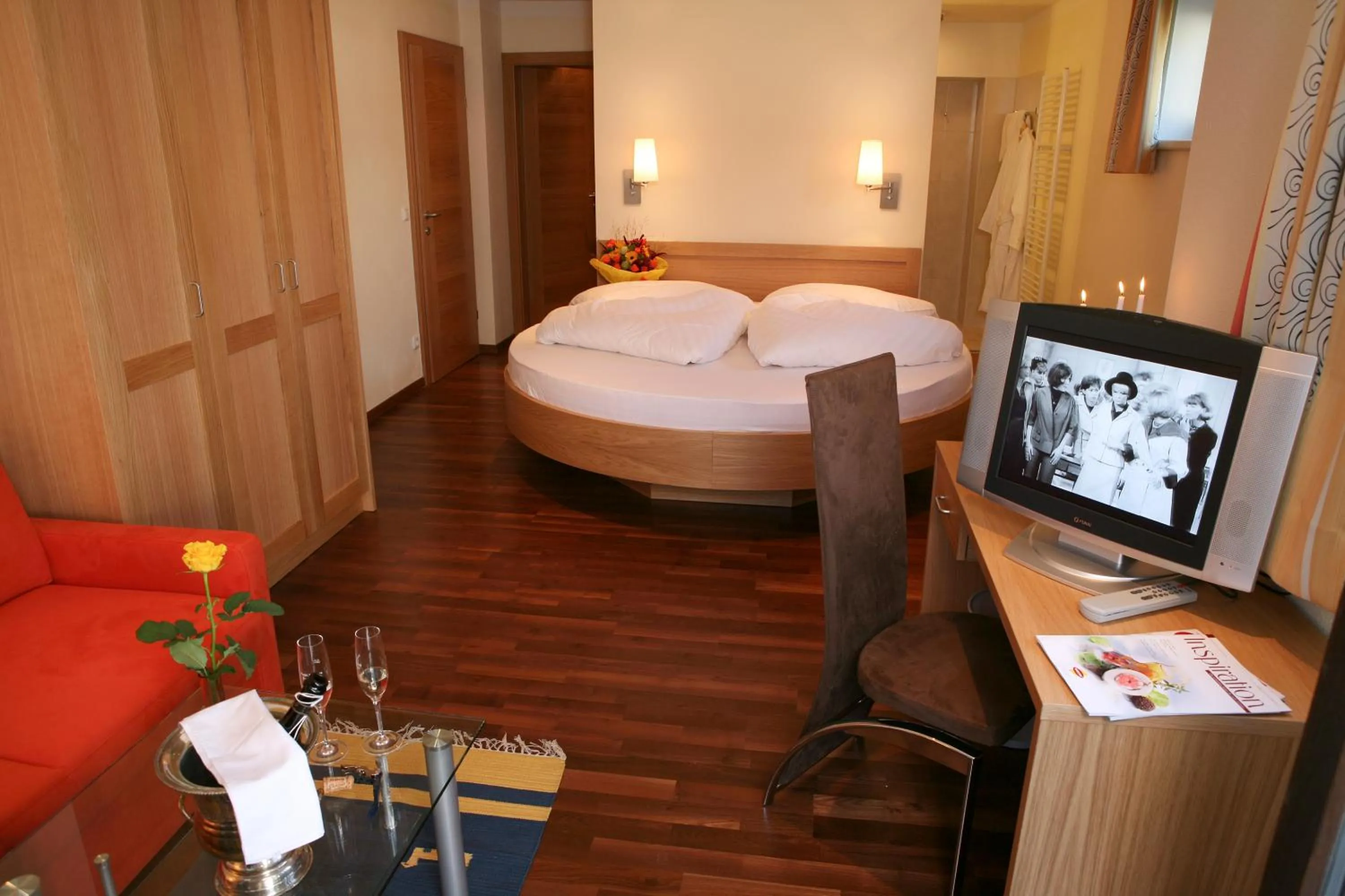 Photo of the whole room, Bed in Hotel Bürglstein