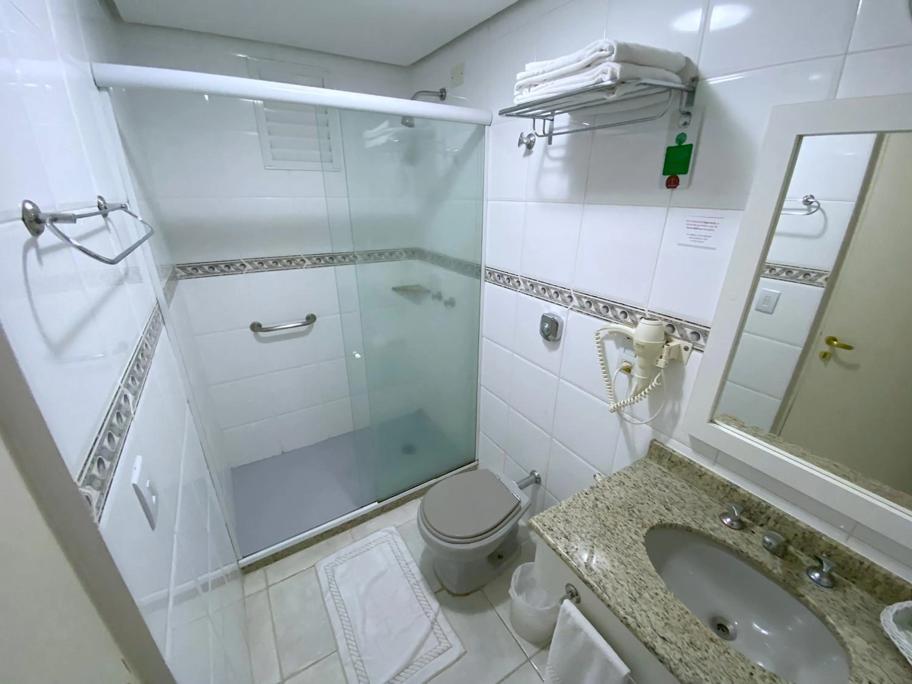 Bathroom in Altadomo Hotel