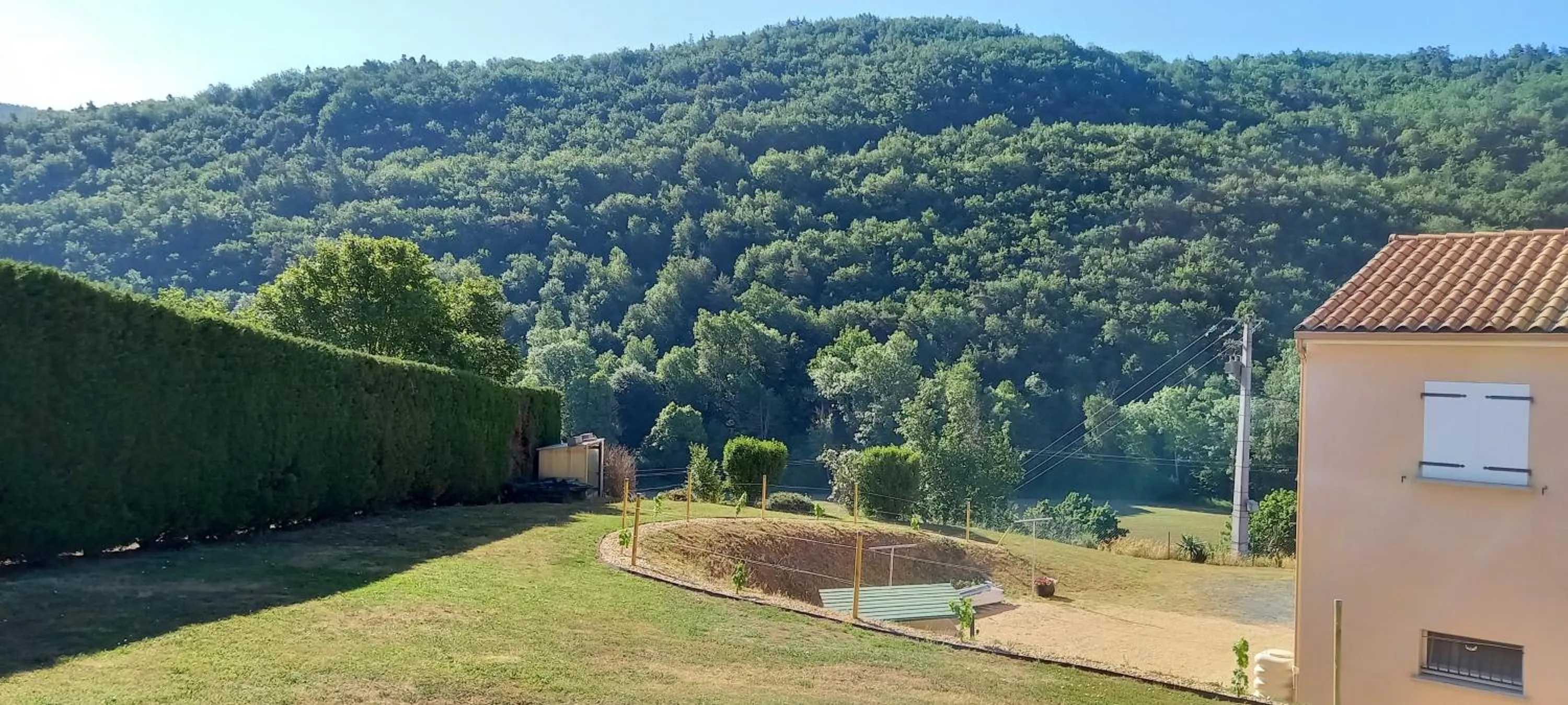 Garden in Chambre d'hôte chez Nathalie & Roland