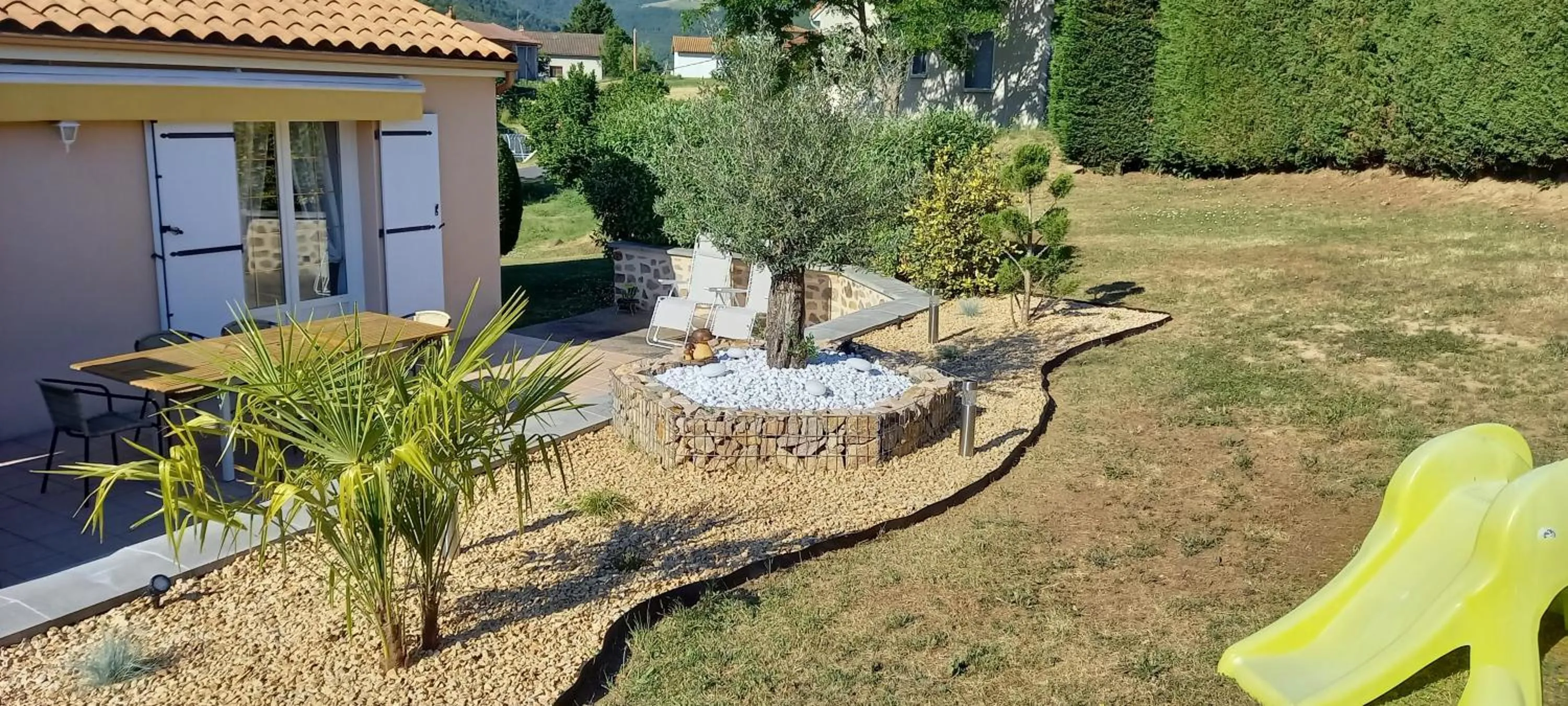 Garden in Chambre d'hôte chez Nathalie & Roland