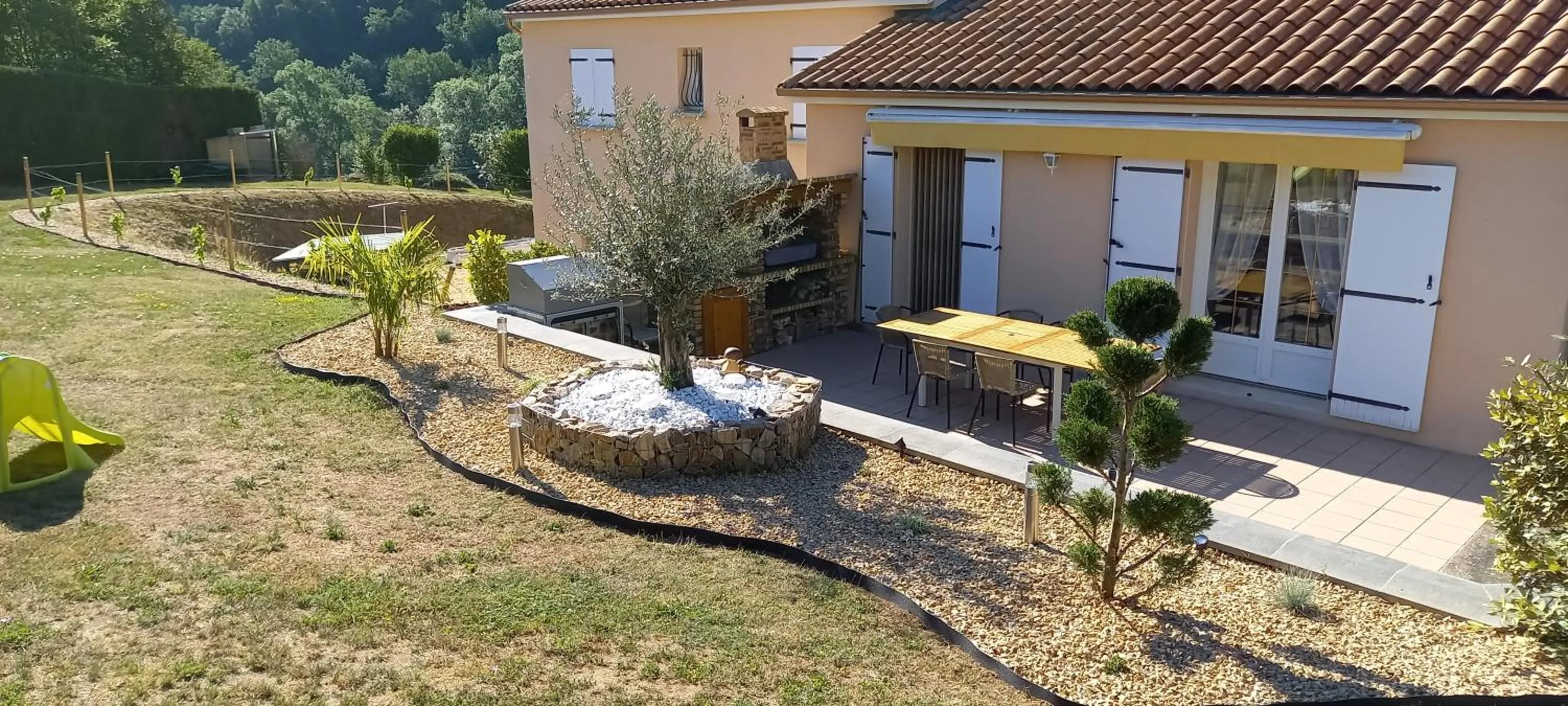 Garden in Chambre d'hôte chez Nathalie & Roland