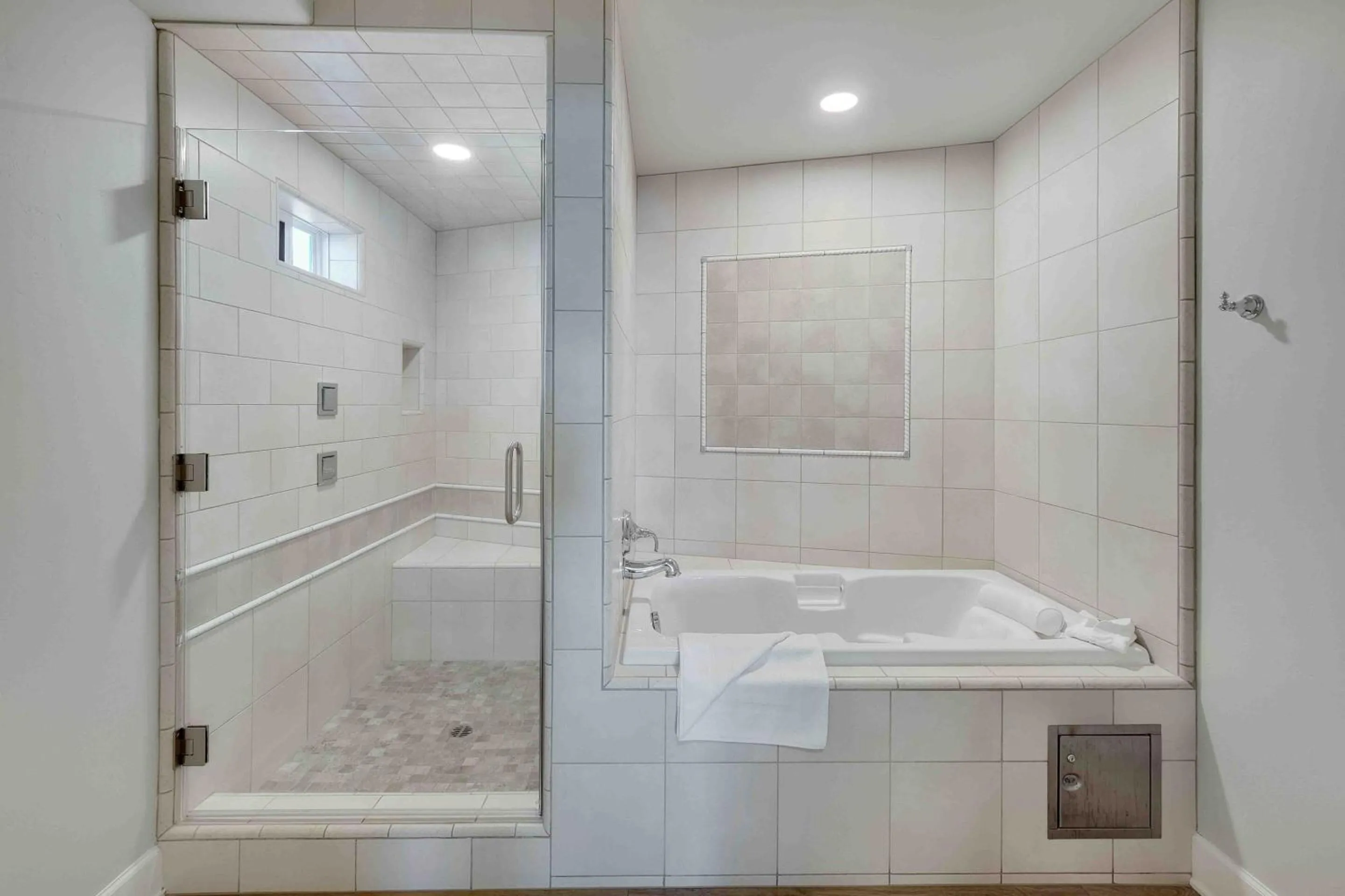 Bathroom in Anderson Inn