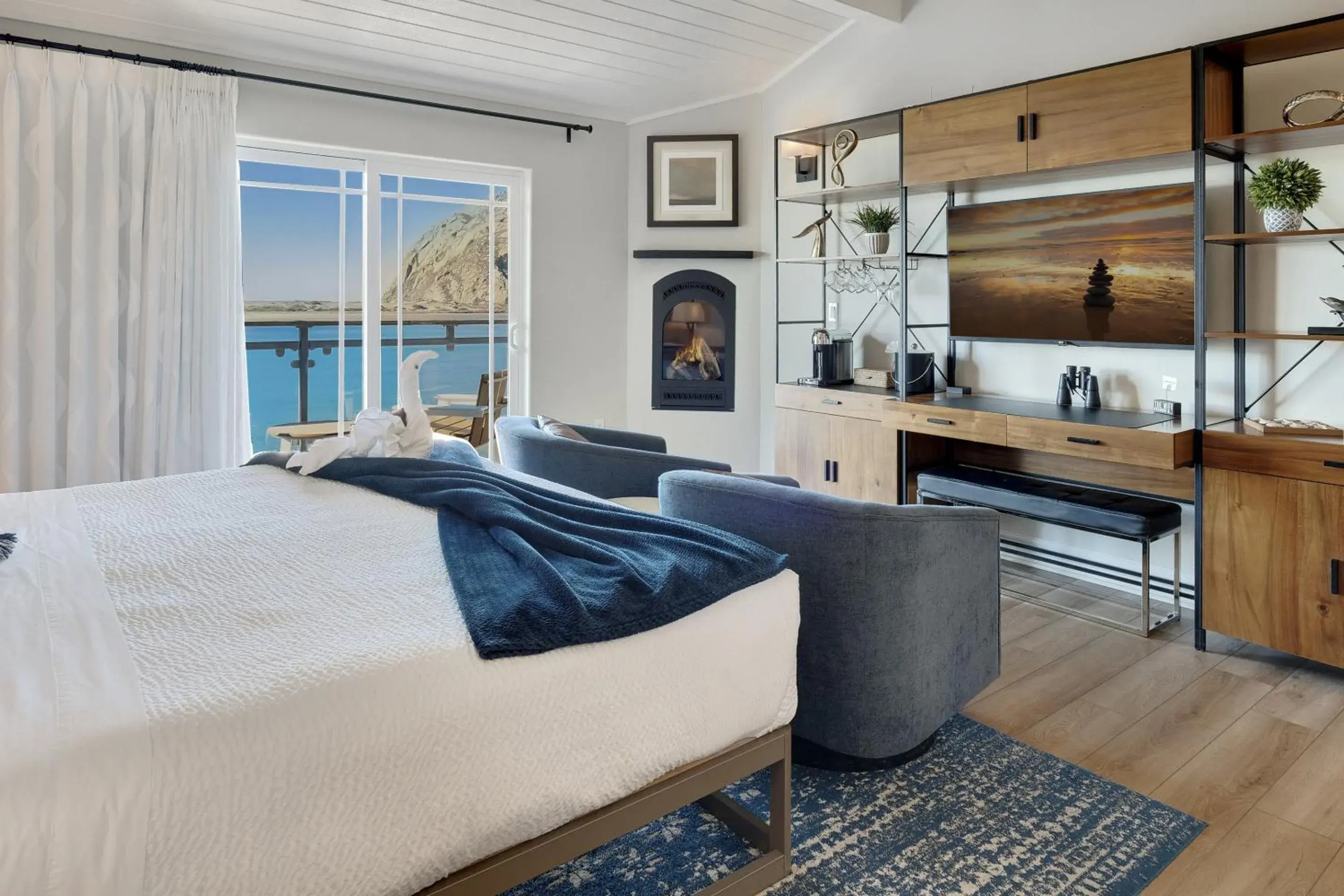 One-Bedroom Suite in Anderson Inn One-Bedroom Suite in Anderson Inn