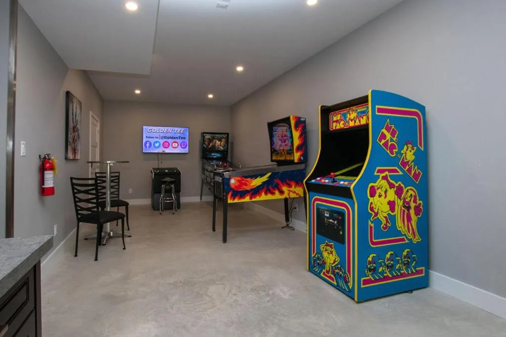 Communal lounge/ TV room in 107 Birchview Trail