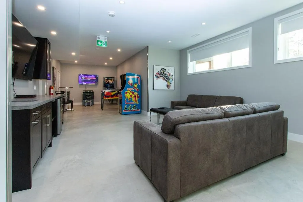 Communal lounge/ TV room in 107 Birchview Trail