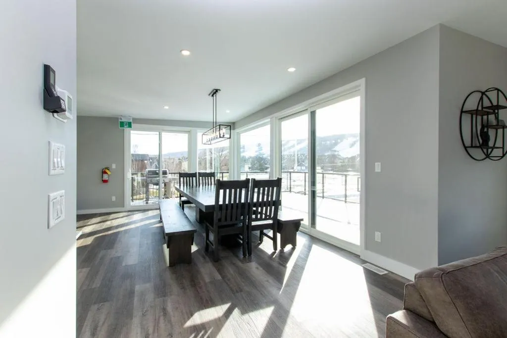 Communal lounge/ TV room in 107 Birchview Trail