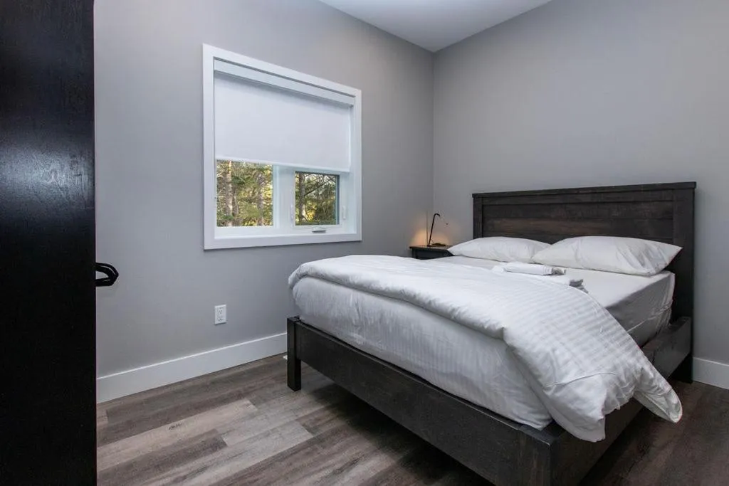 Bed in 107 Birchview Trail