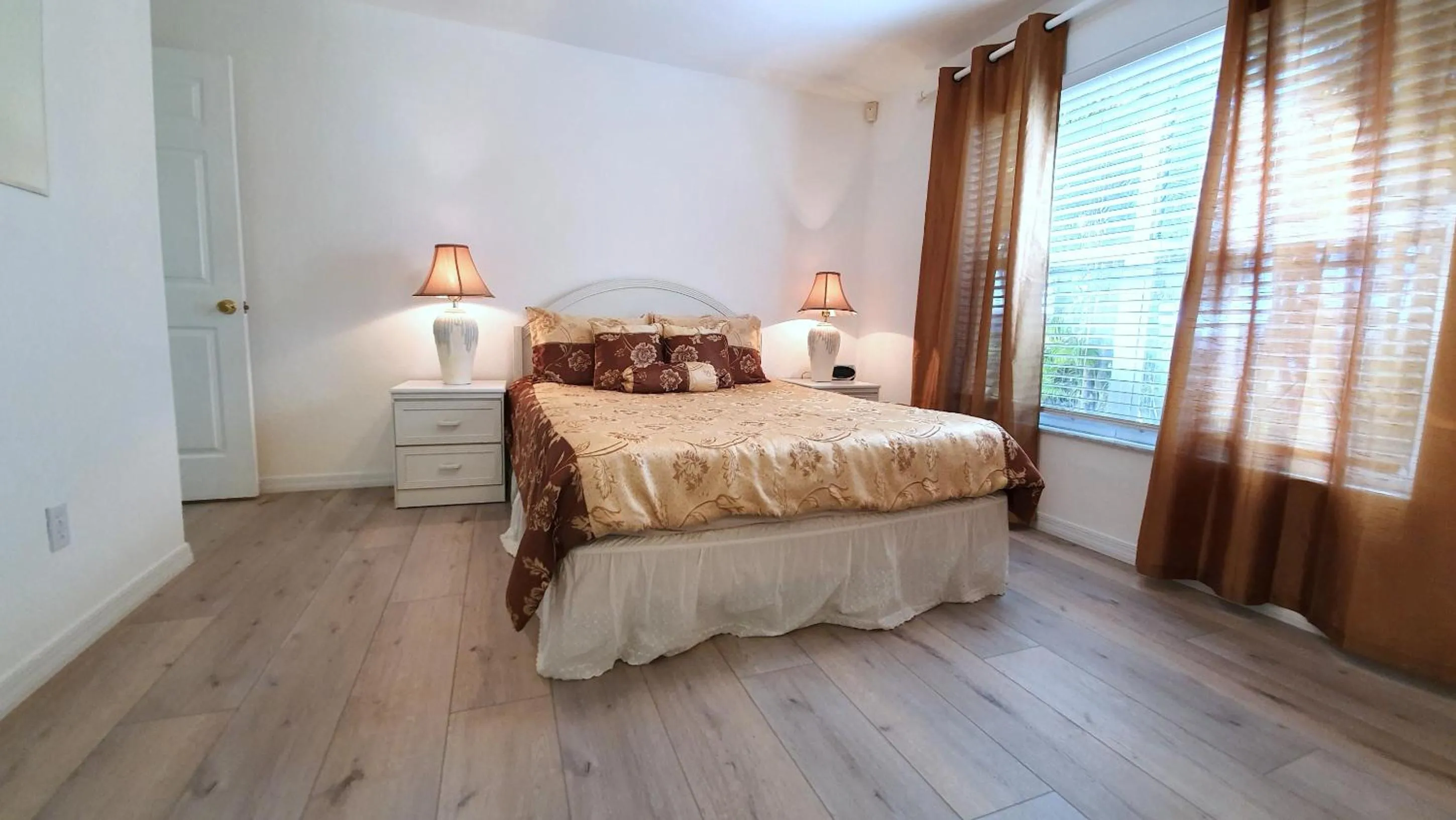 Bed in !NEW! Villa Rosa & Lucia