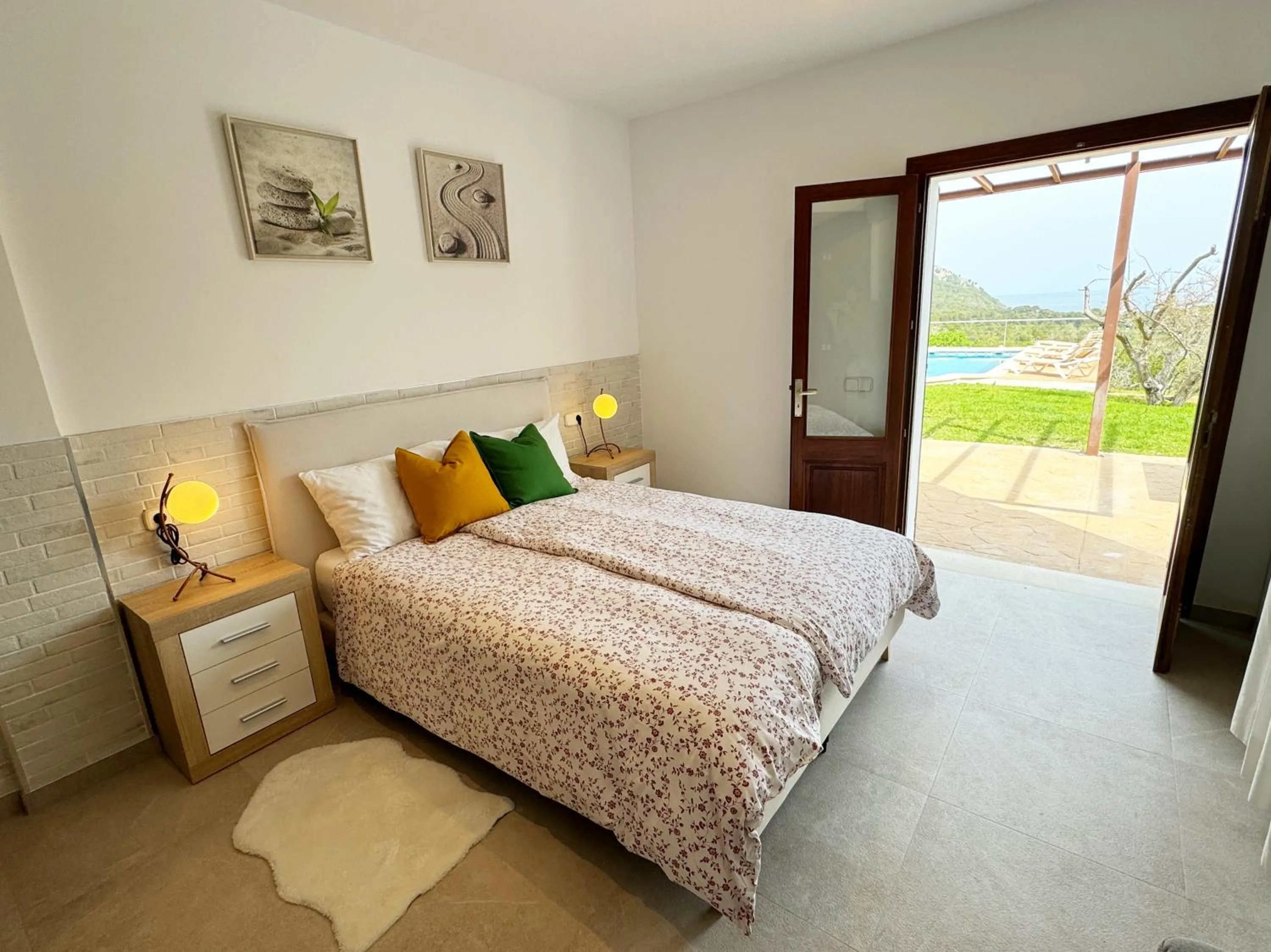 Bed in Maricel