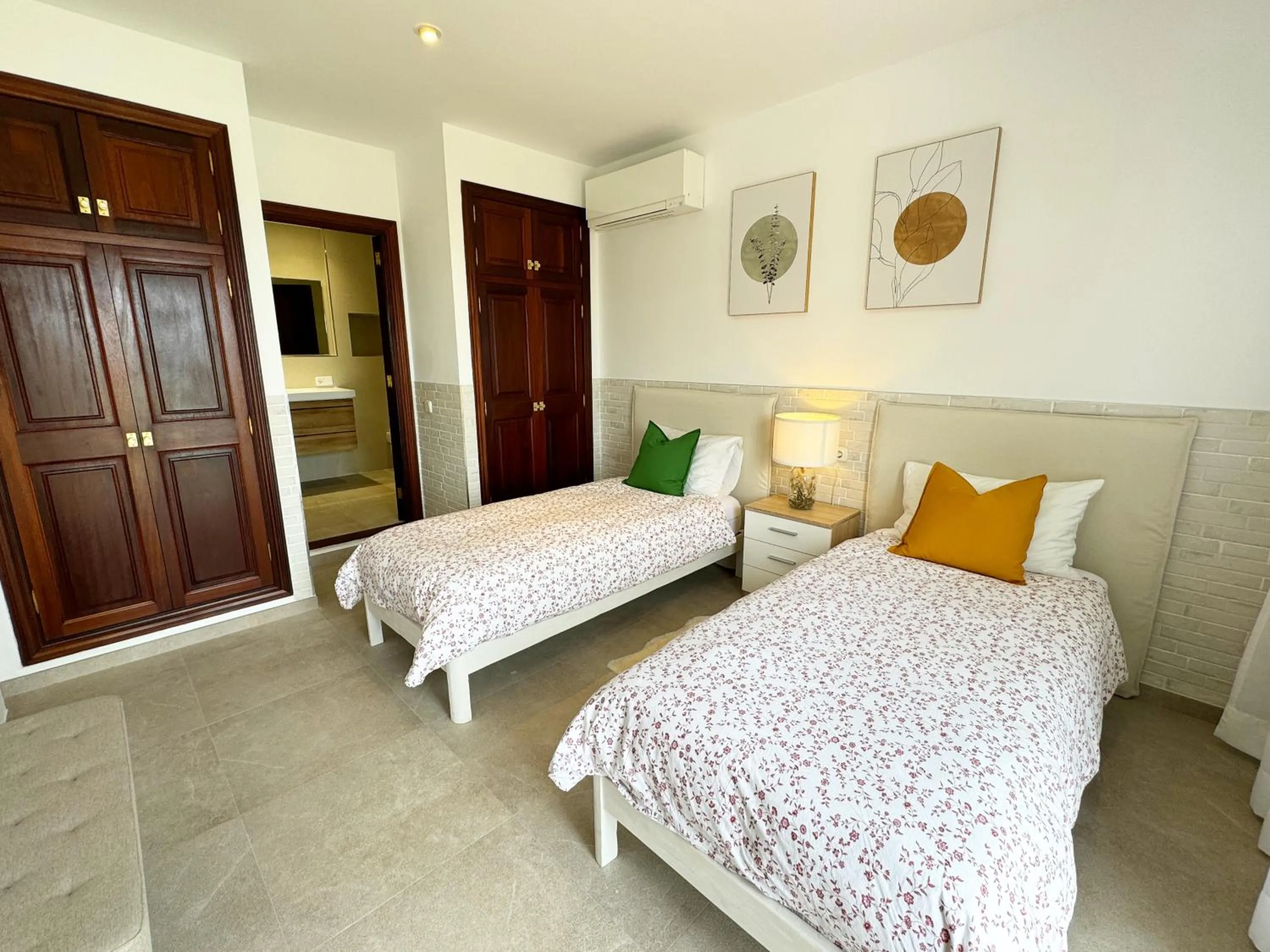 Bed in Maricel