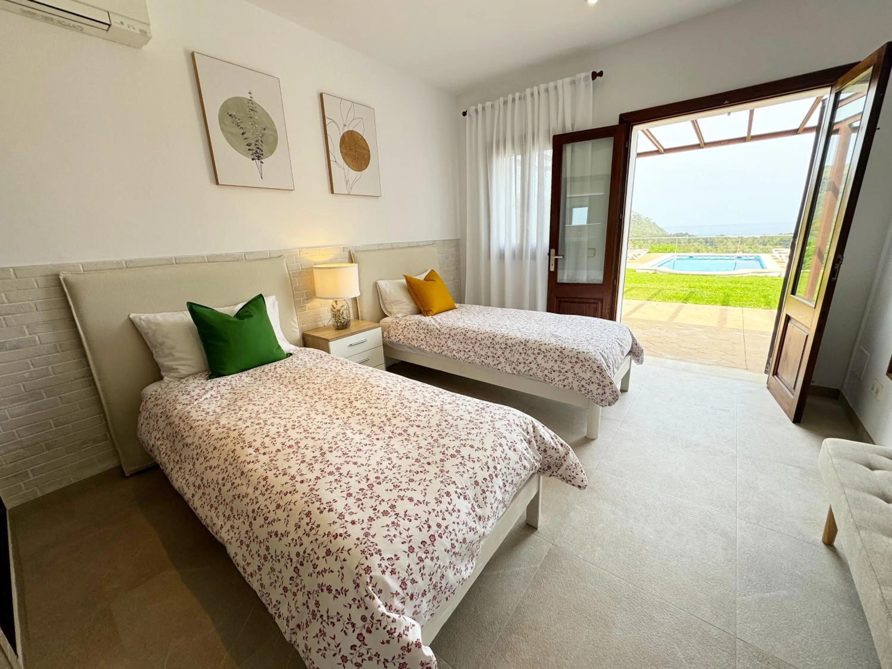 Bed in Maricel
