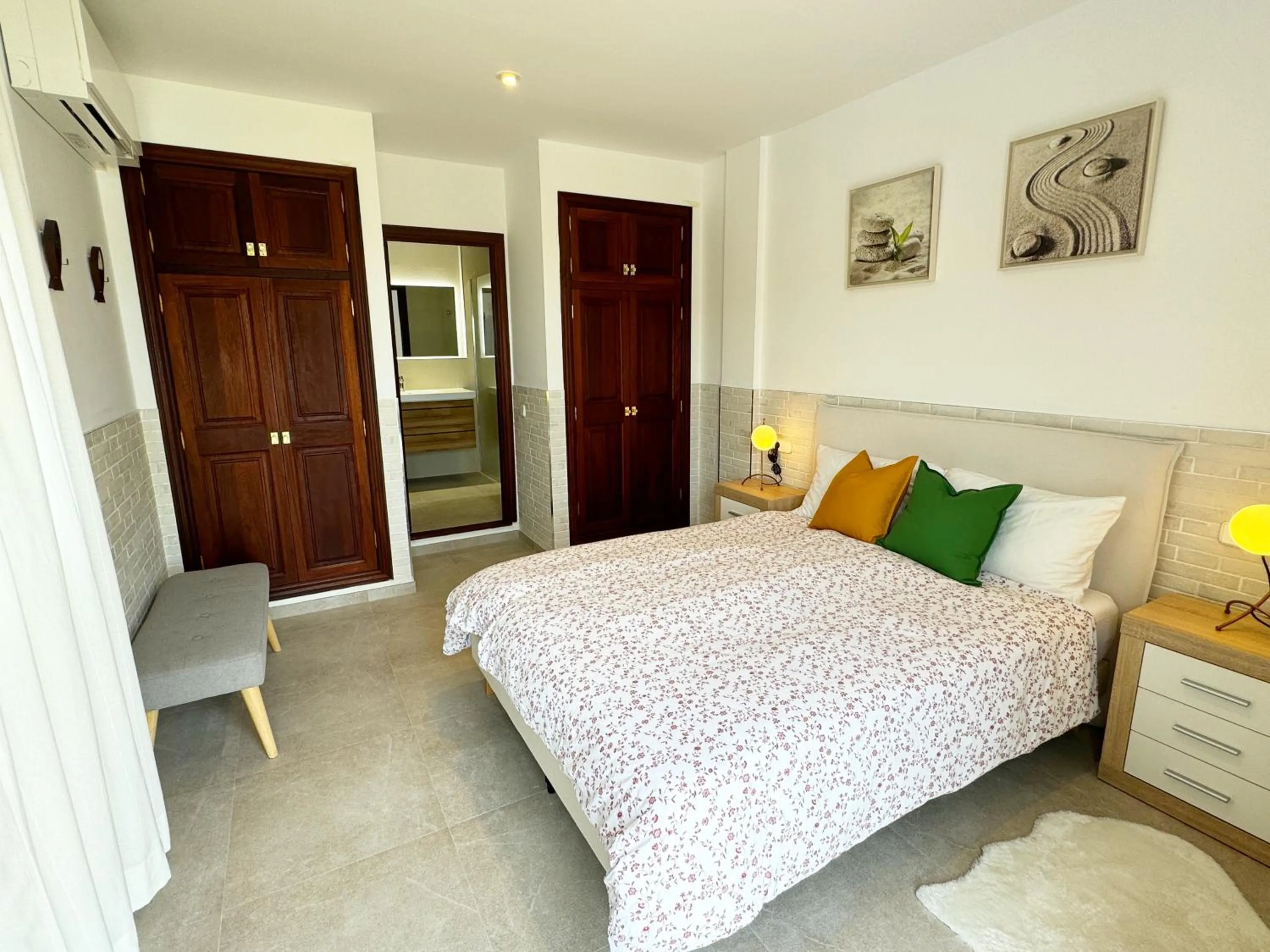 Bed in Maricel