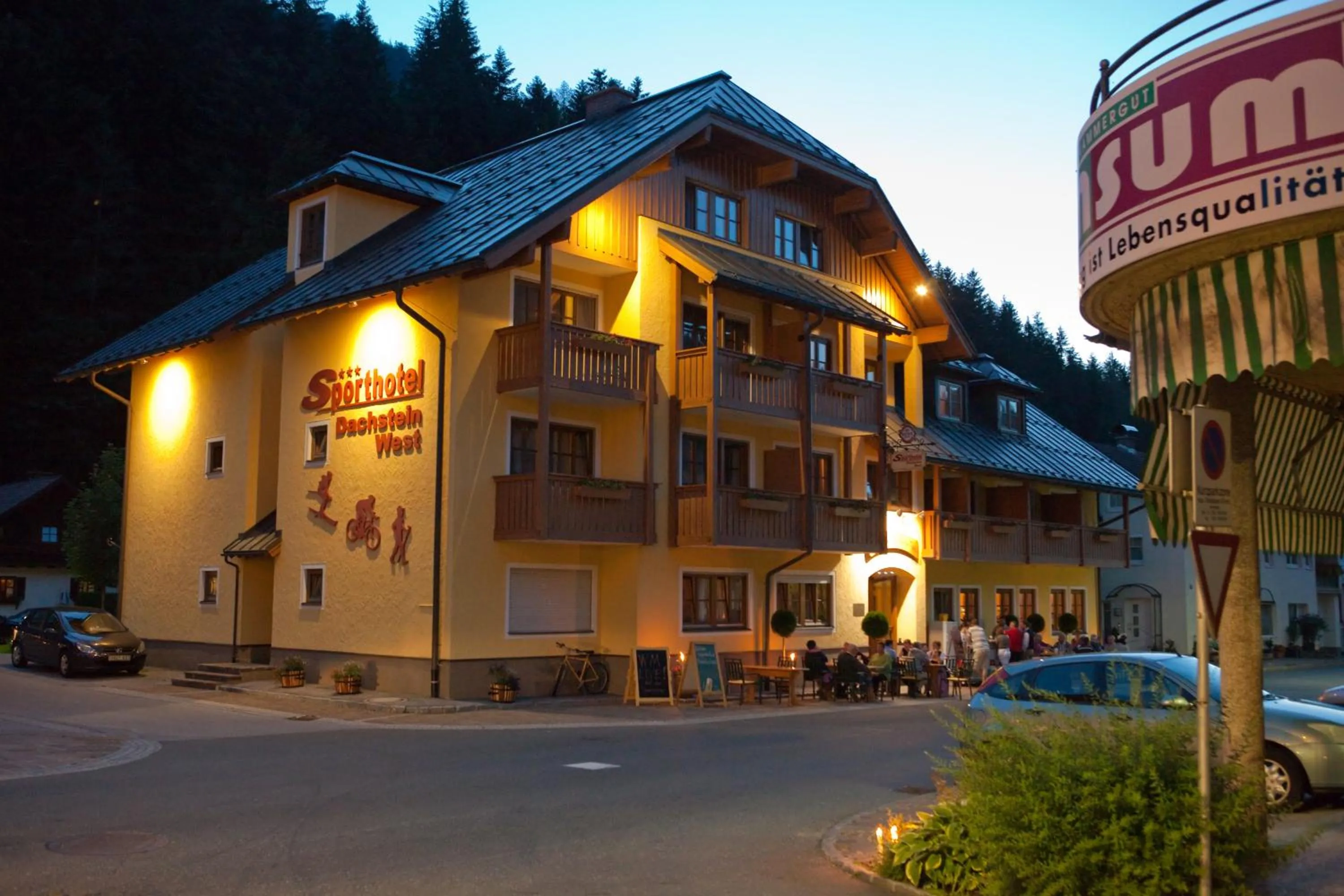 Facade/entrance in Sporthotel Dachstein West