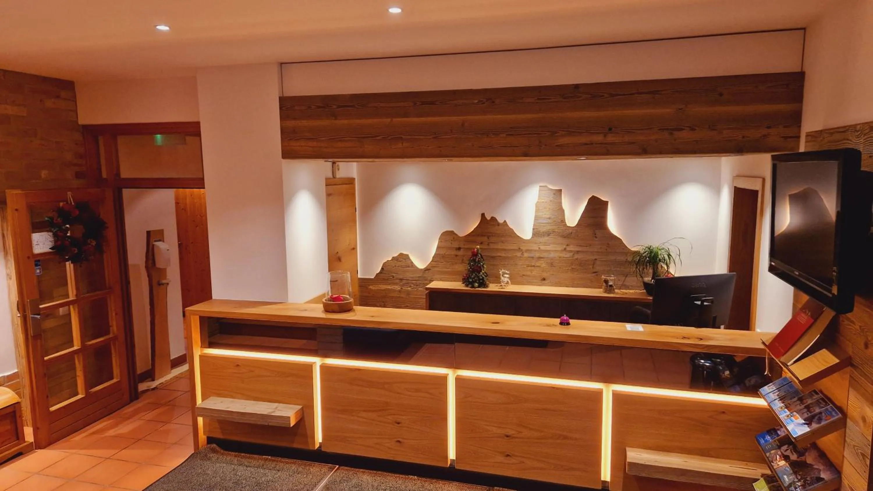 Lobby or reception in Sporthotel Dachstein West