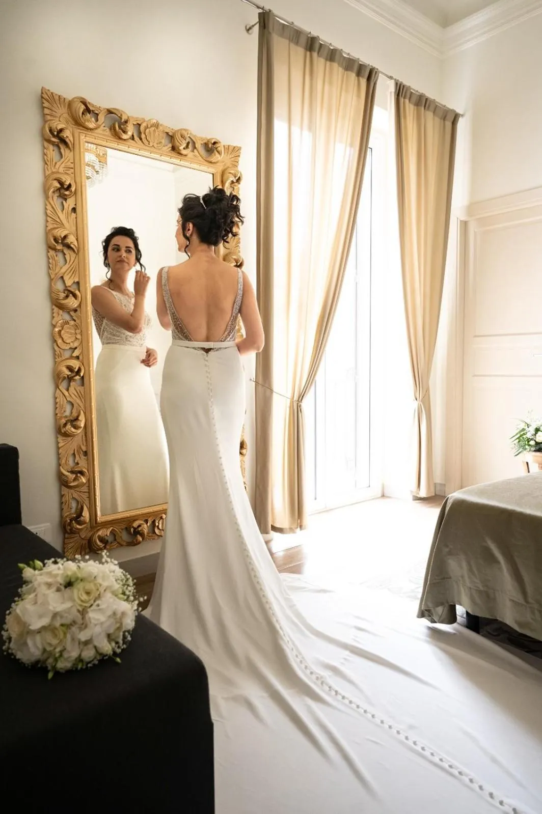 People in Kèramos Luxury Rooms