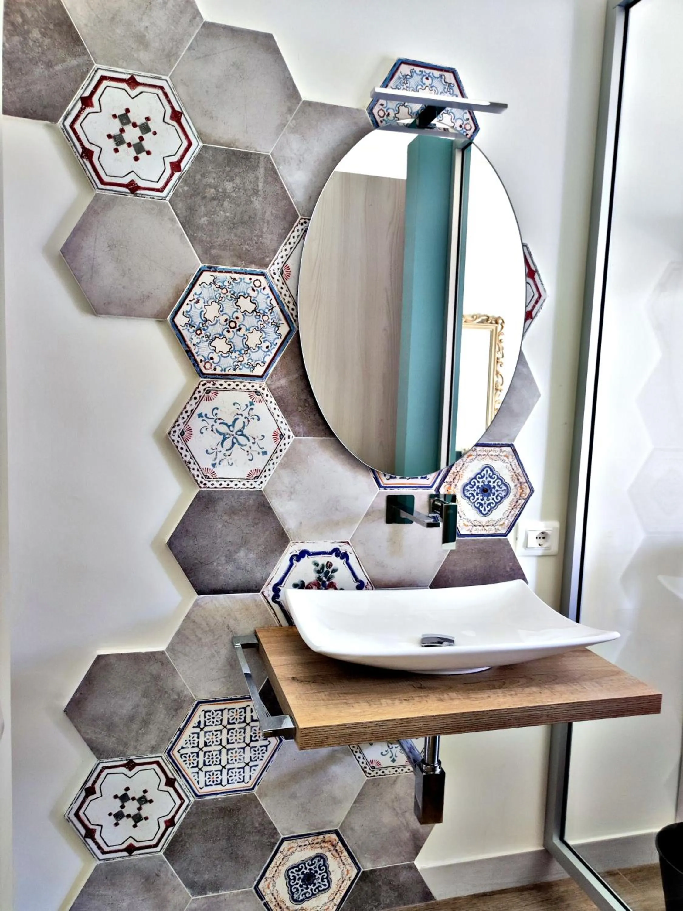 Bathroom in Kèramos Luxury Rooms