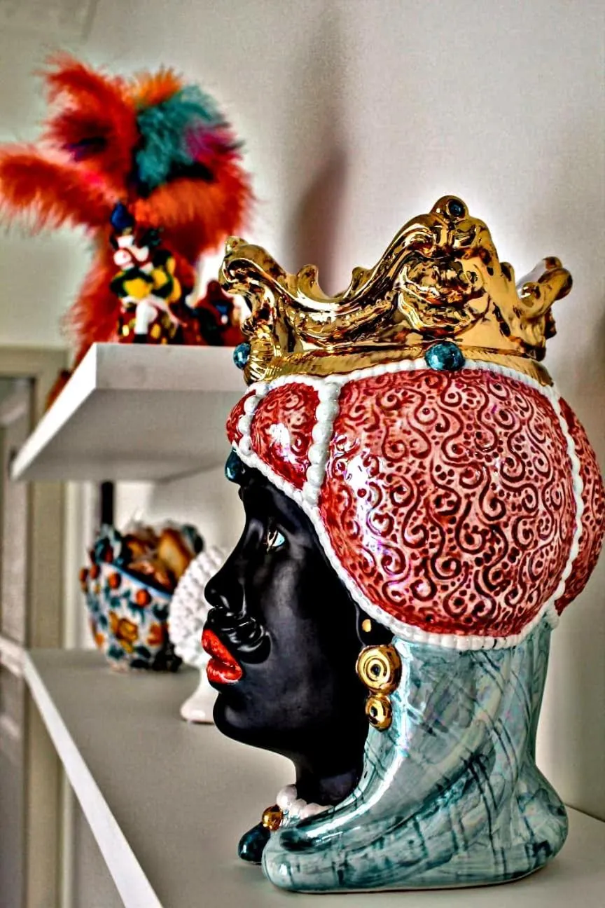 Decorative detail in Kèramos Luxury Rooms