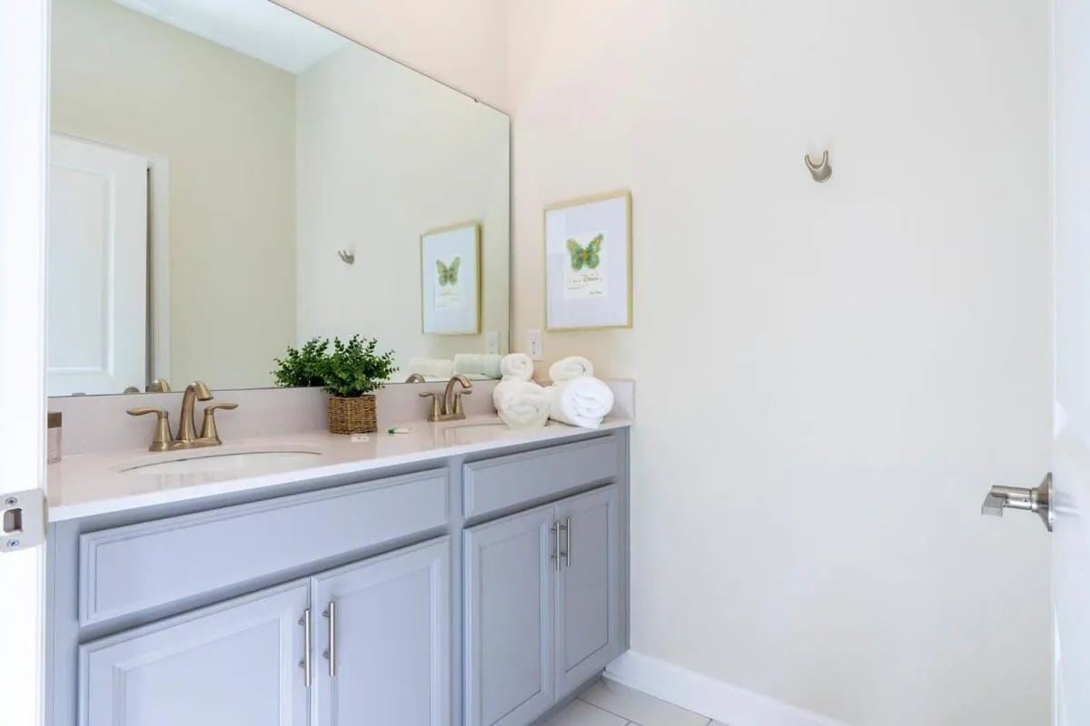 Stunning 5 Bd w/ Pool Close to Disney 2905