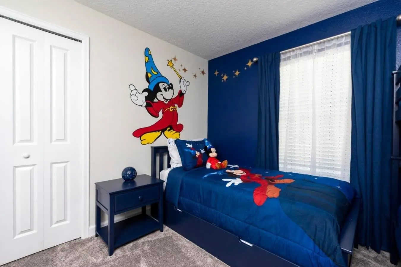 Bed in Stunning 5 Bd w/ Pool Close to Disney 2905