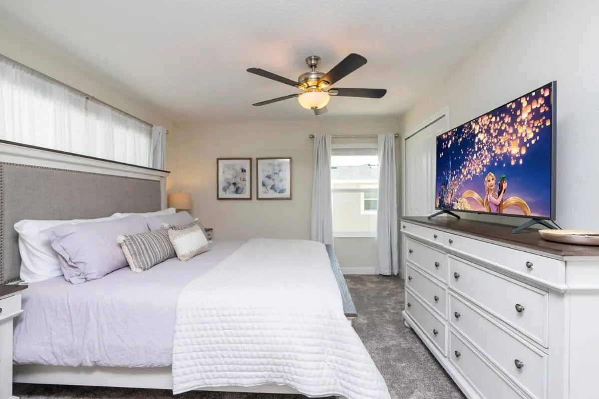 Bed in Stunning 5 Bd w/ Pool Close to Disney 2905