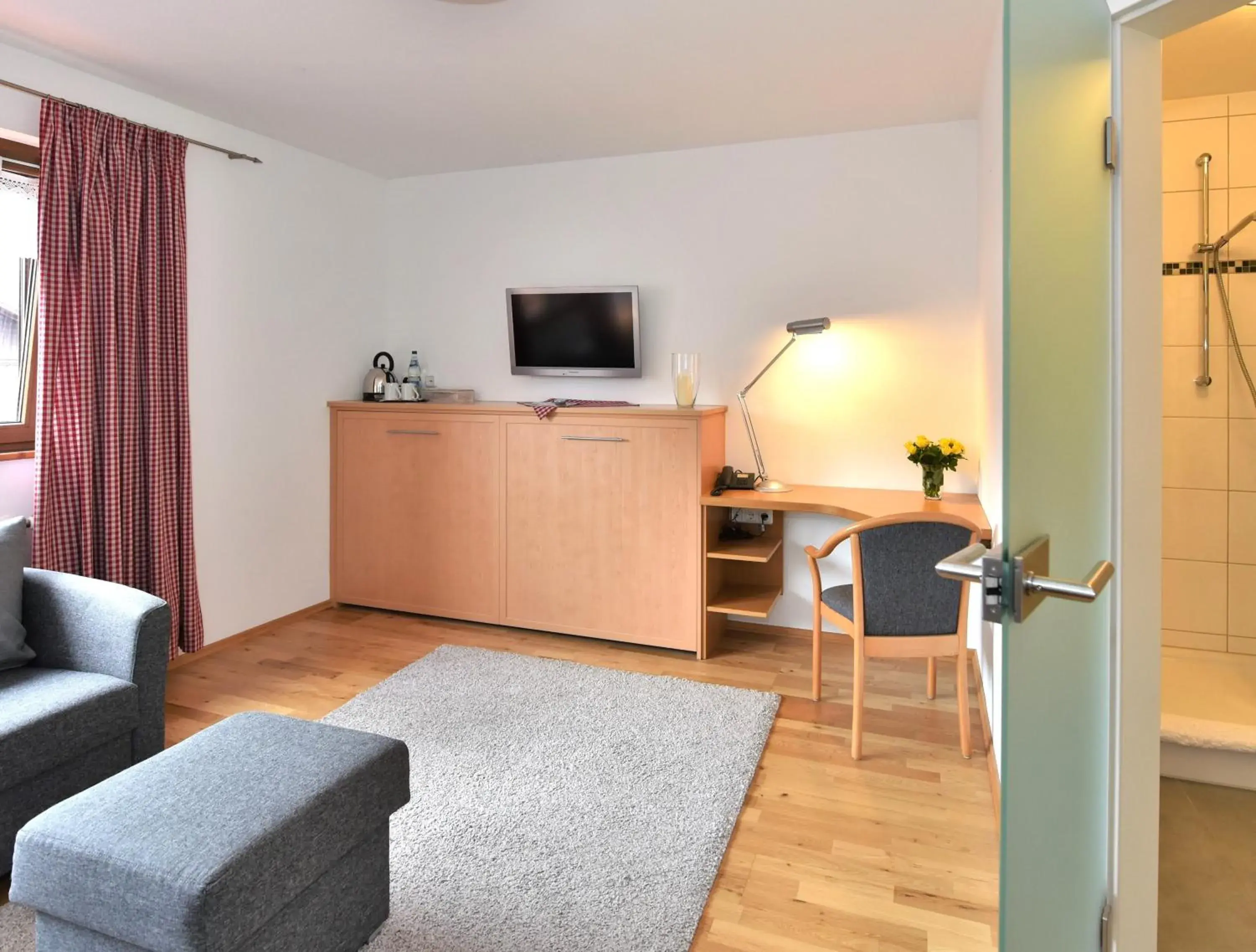 Family Room with Mountain View in Hotel AlpIn Bed & Breakfast Family Room with Mountain View in Hotel AlpIn Bed & Breakfast