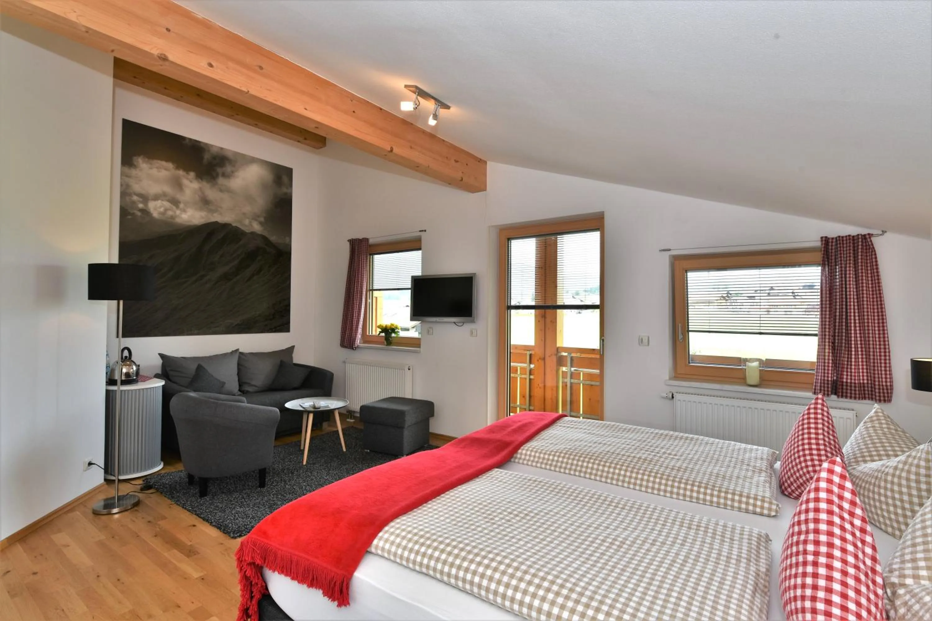 Photo of the whole room, Bed in Hotel AlpIn Bed & Breakfast