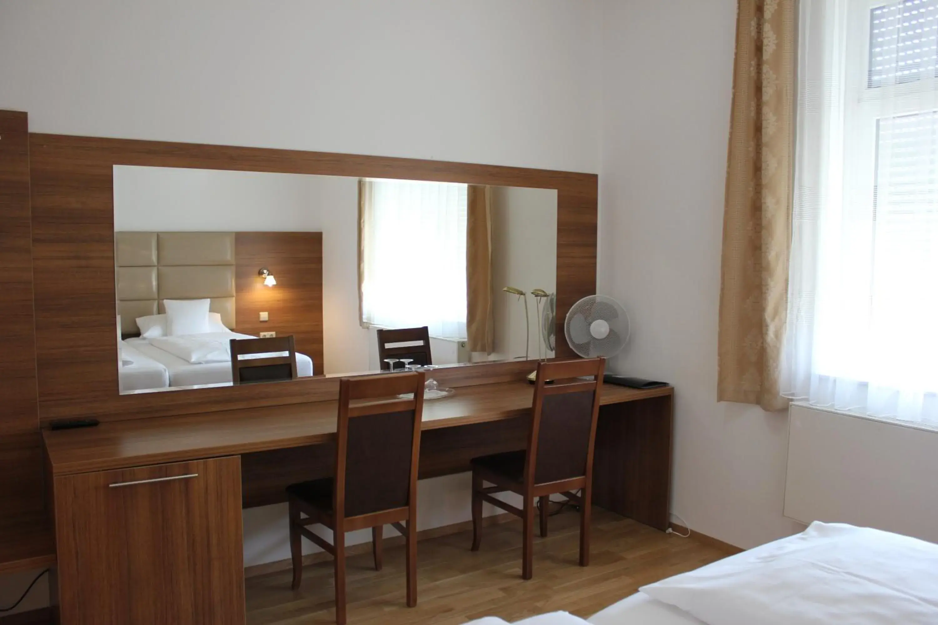 Single Room in Hotel Rheinbrücke Single Room in Hotel Rheinbrücke