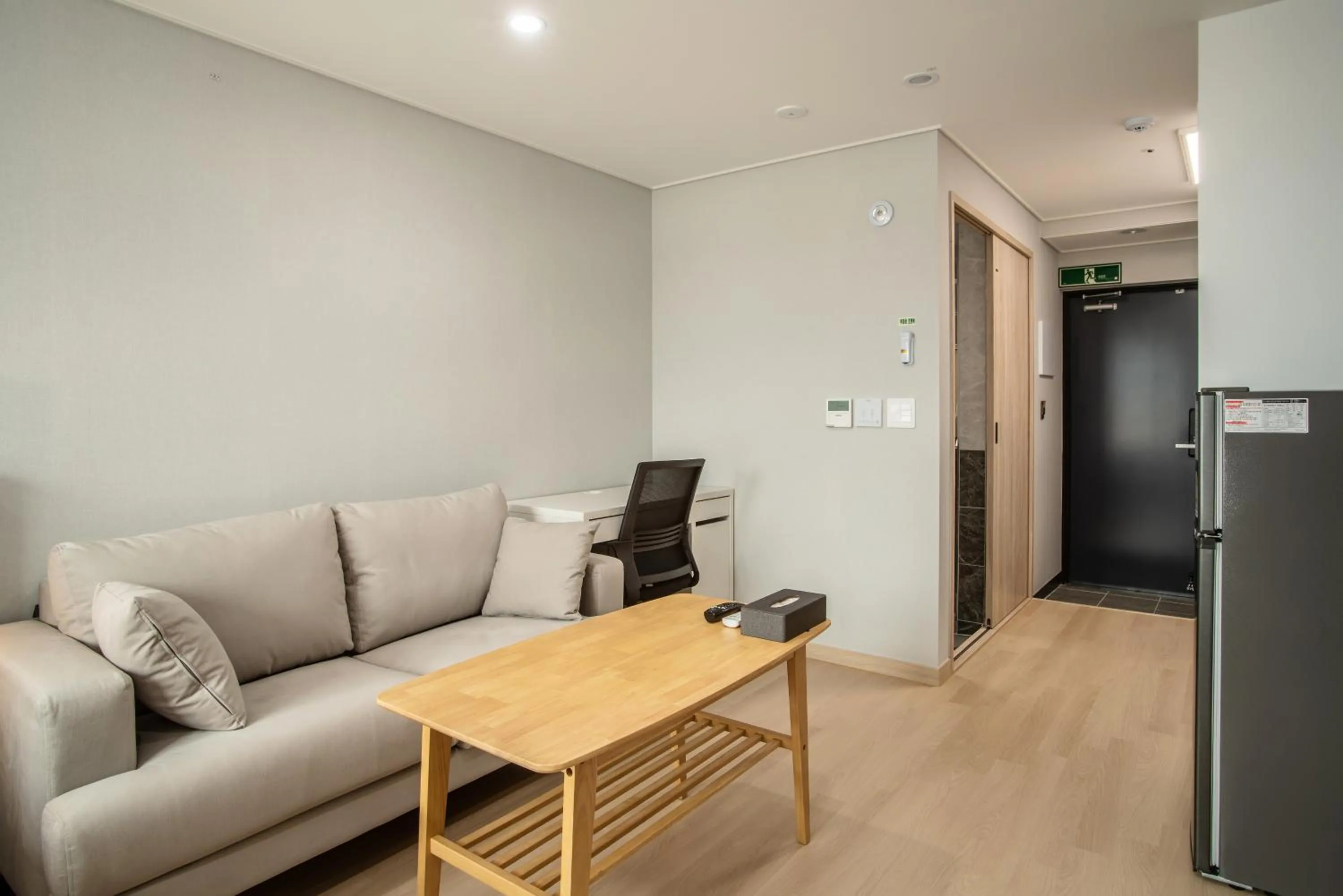 Living room in Jeju Central Park Residence